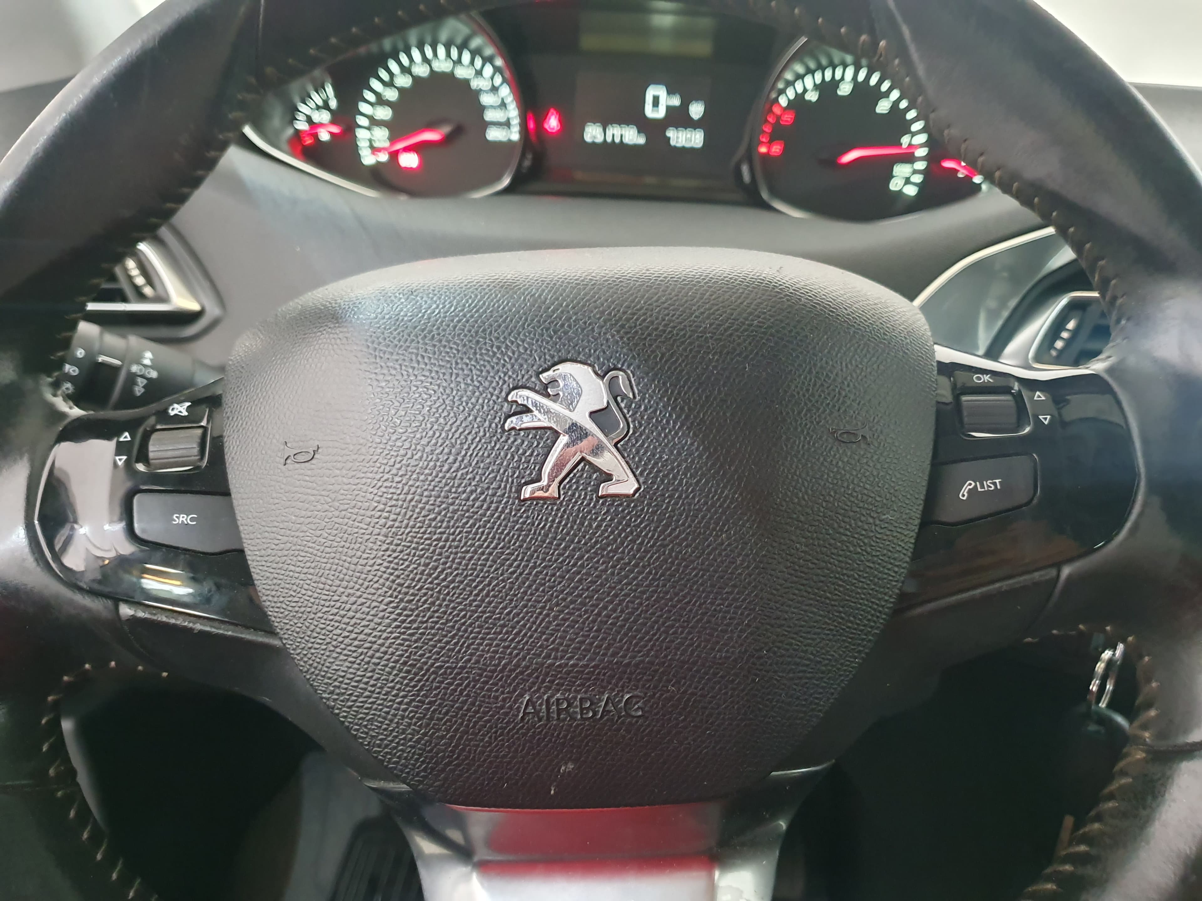 Peugeot 308 SW · Ano 2014 — imagem 41