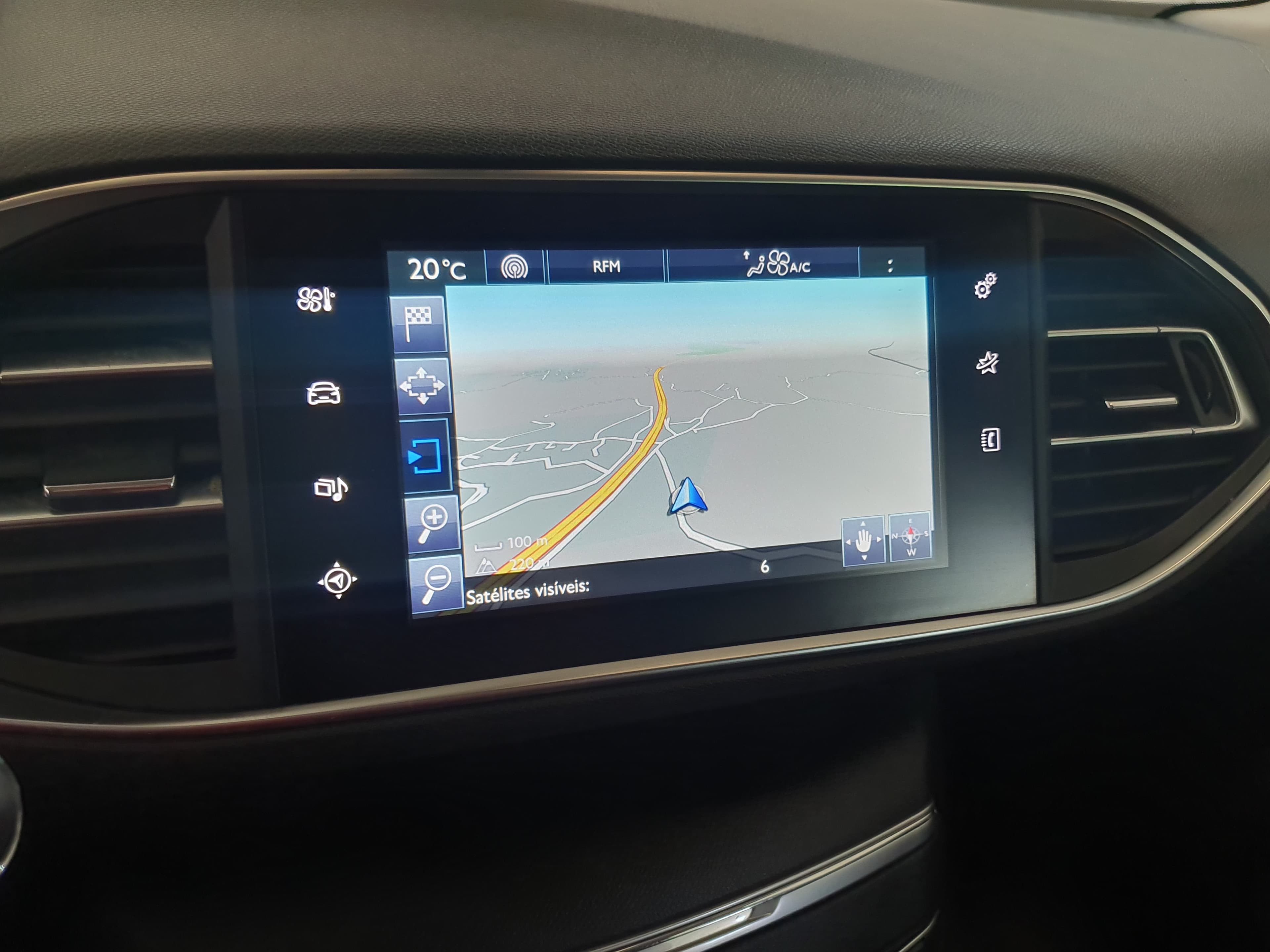 Peugeot 308 SW · Ano 2014 — imagem 34
