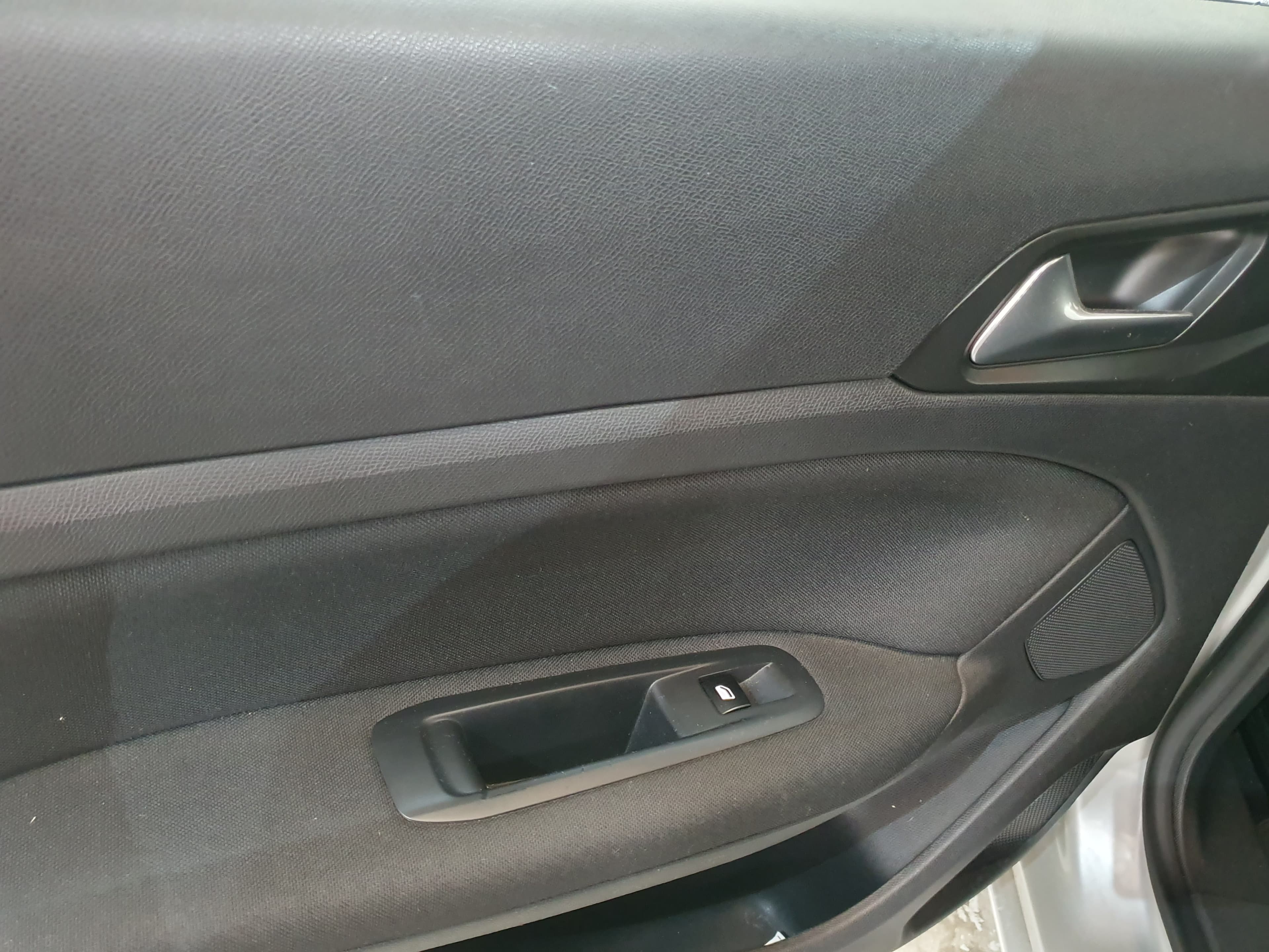 Peugeot 308 SW · Ano 2014 — imagem 27