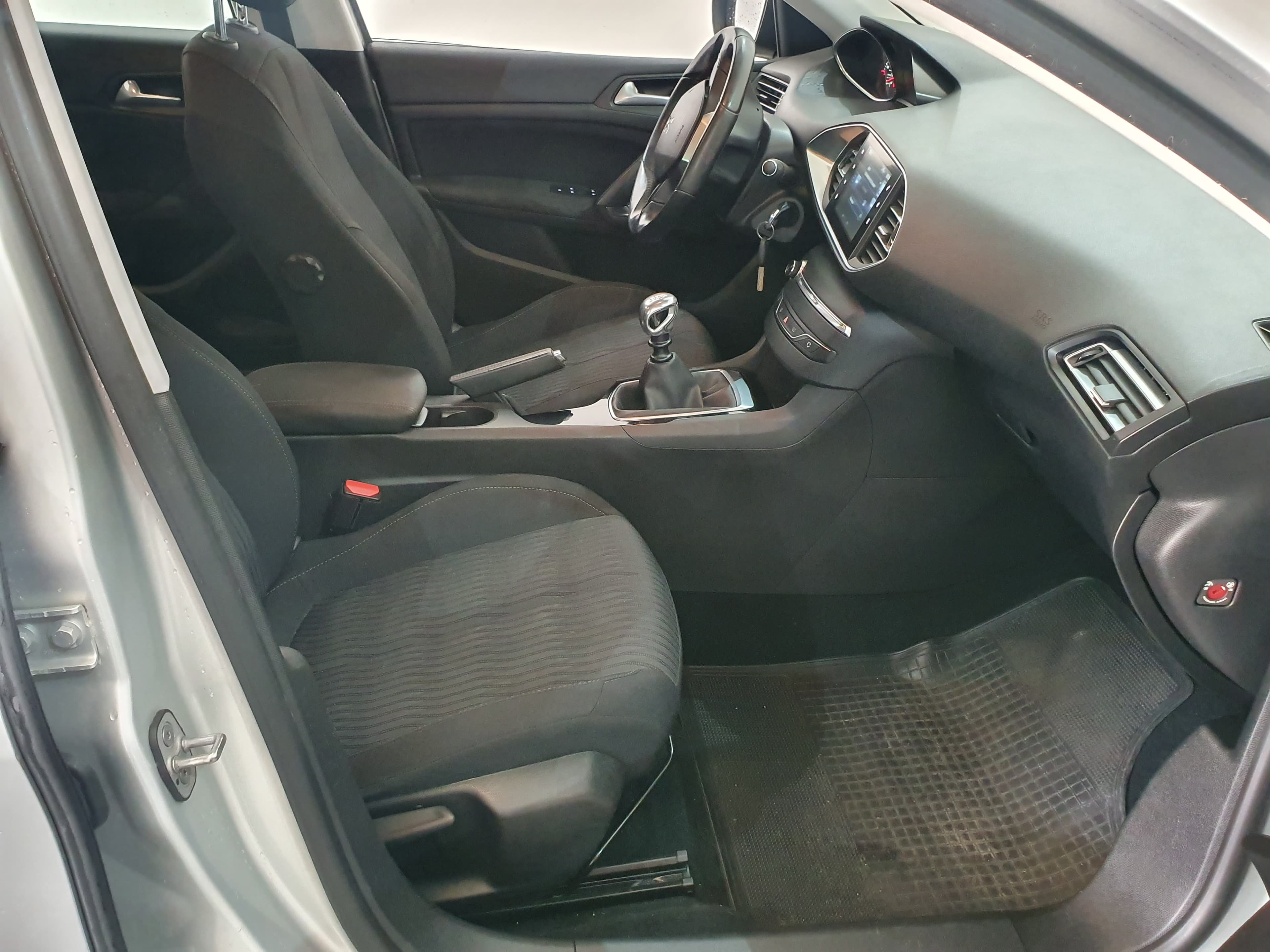 Peugeot 308 SW · Ano 2014 — imagem 25