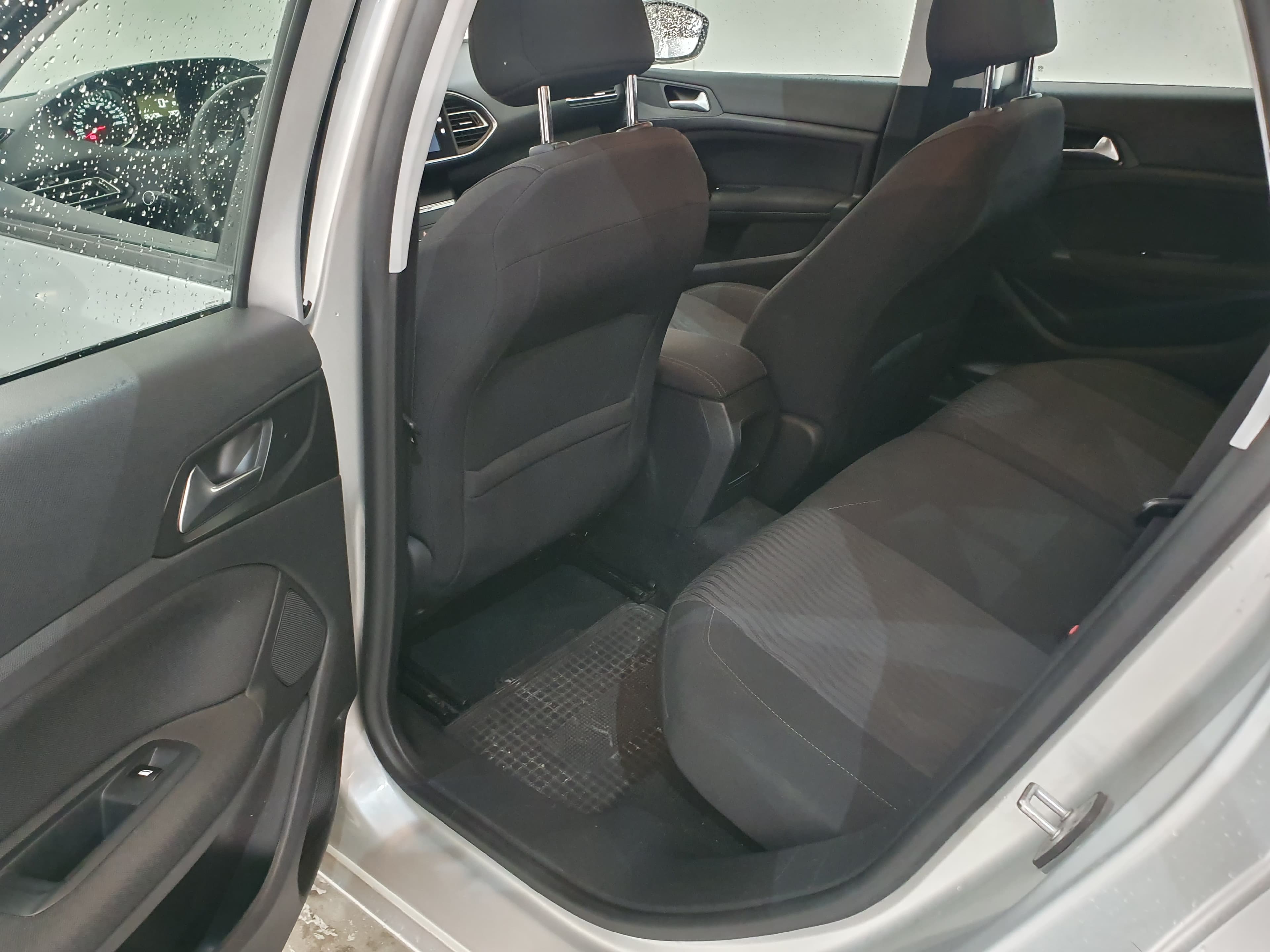 Peugeot 308 SW · Ano 2014 — imagem 26