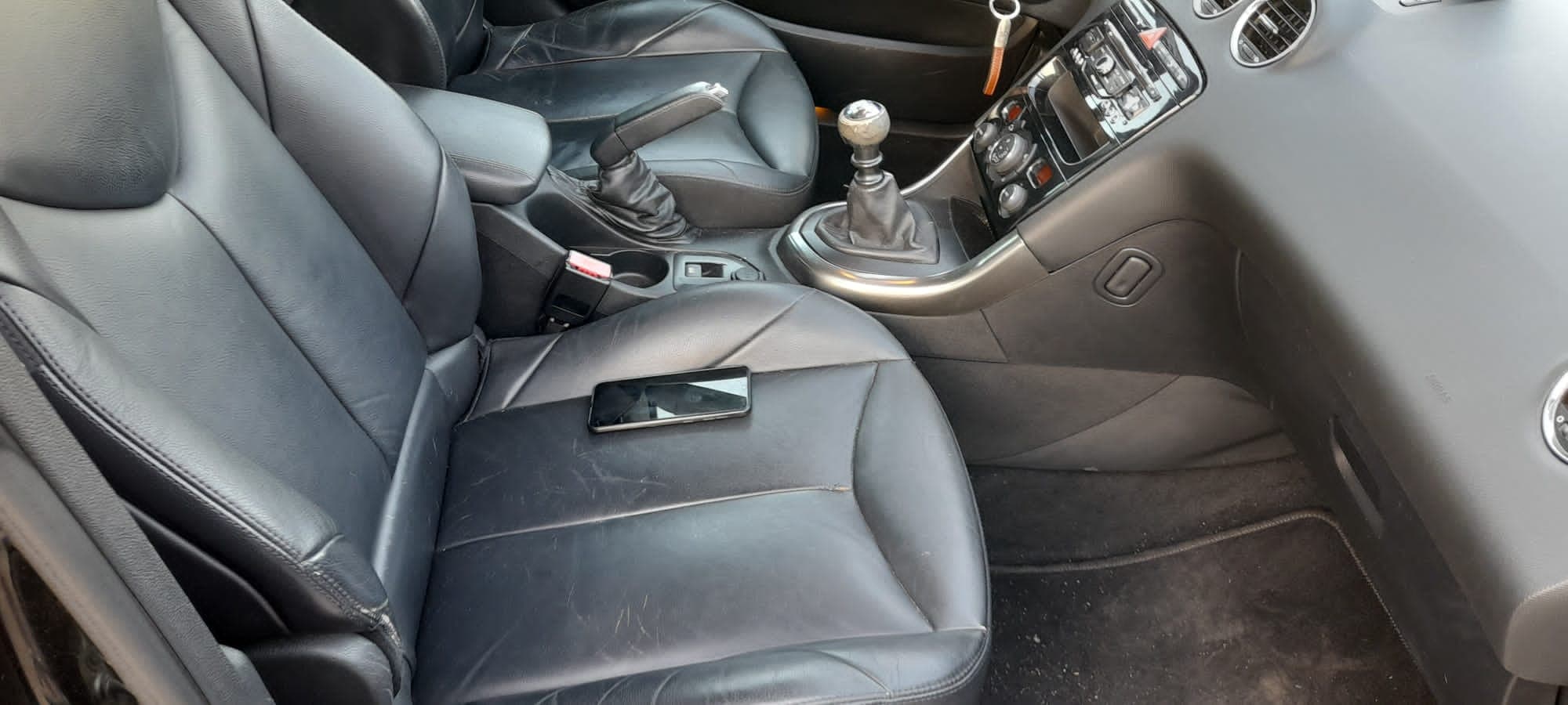 Peugeot 308 1.6 HDI · Ano 2013 — imagem 24