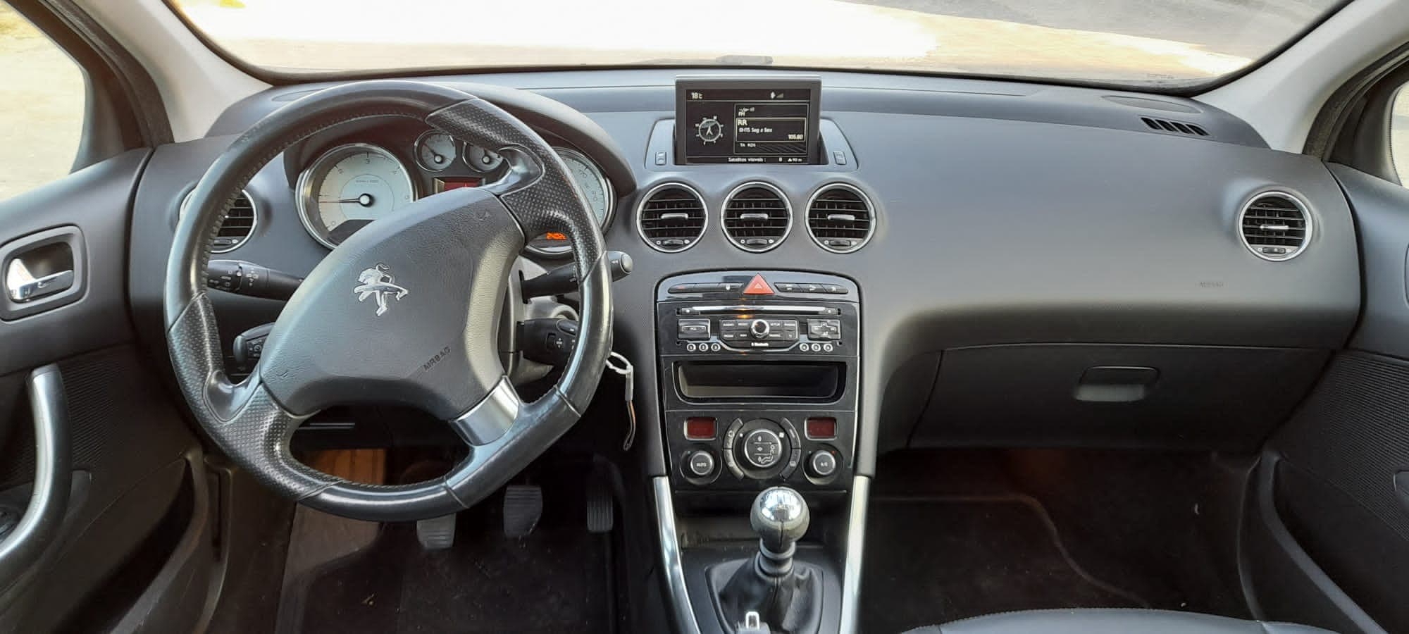 Peugeot 308 1.6 HDI · Ano 2013 — imagem 19
