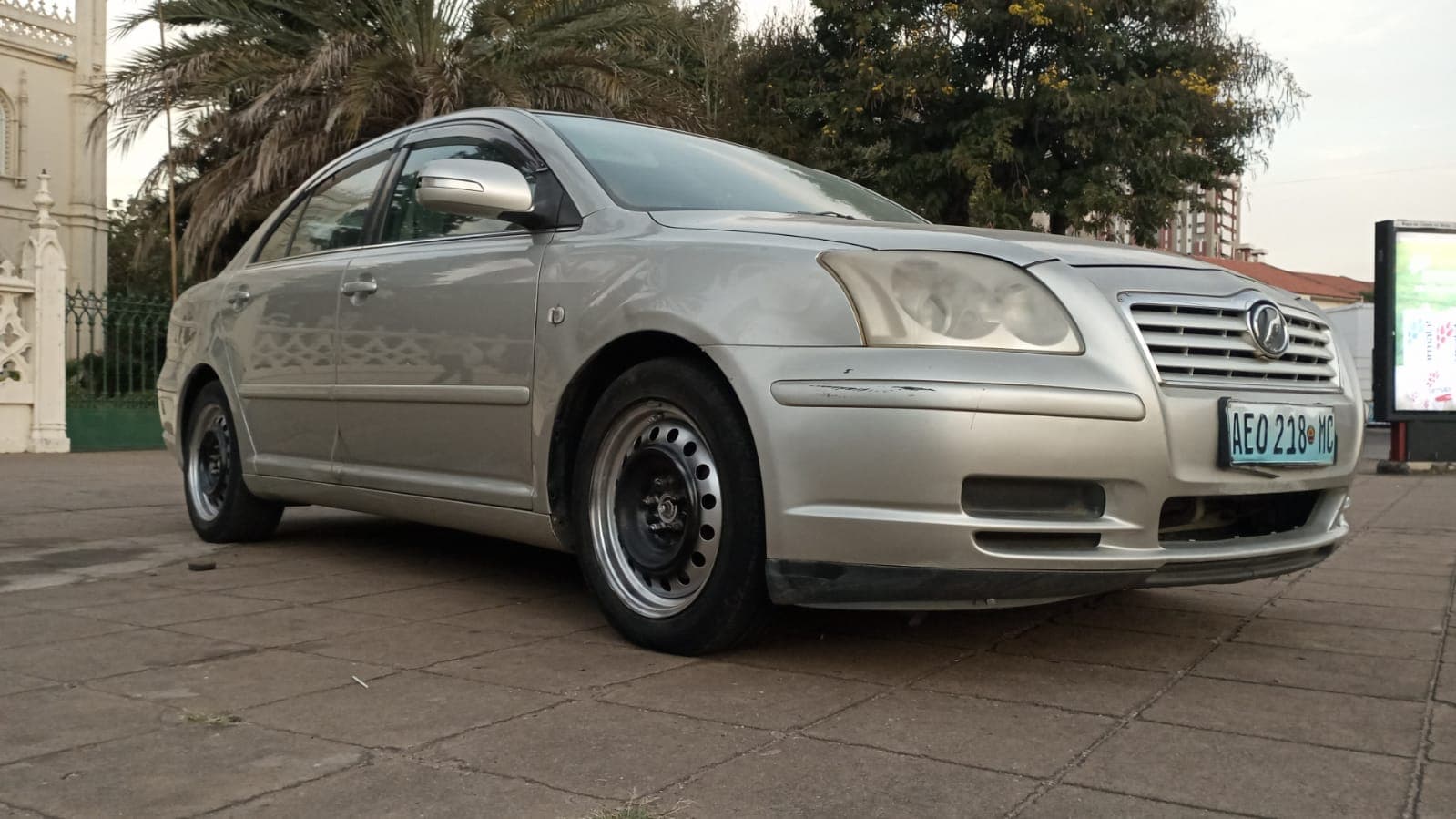 Toyota, modelo Avensis — image 2
