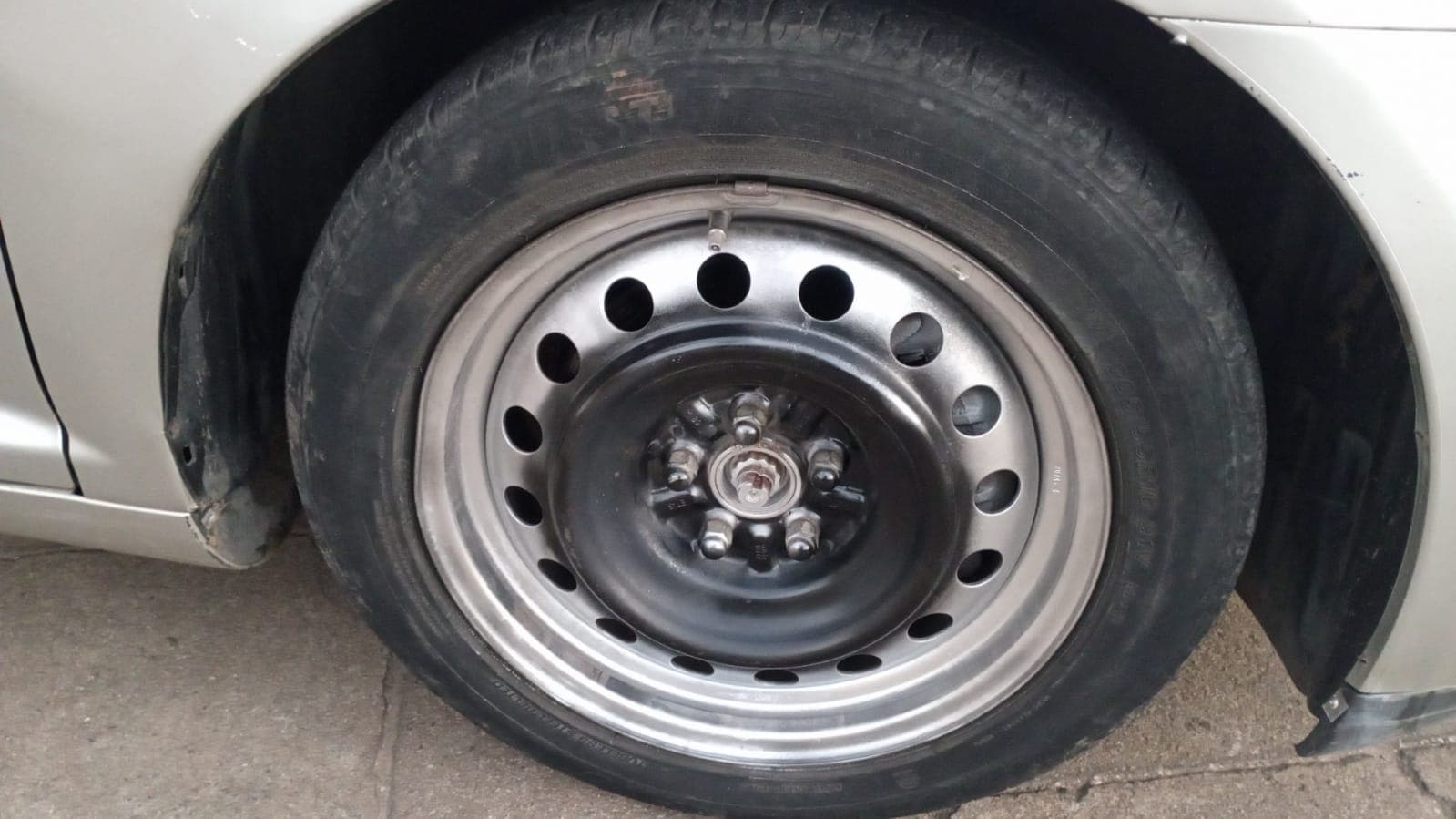 Toyota, modelo Avensis — image 3