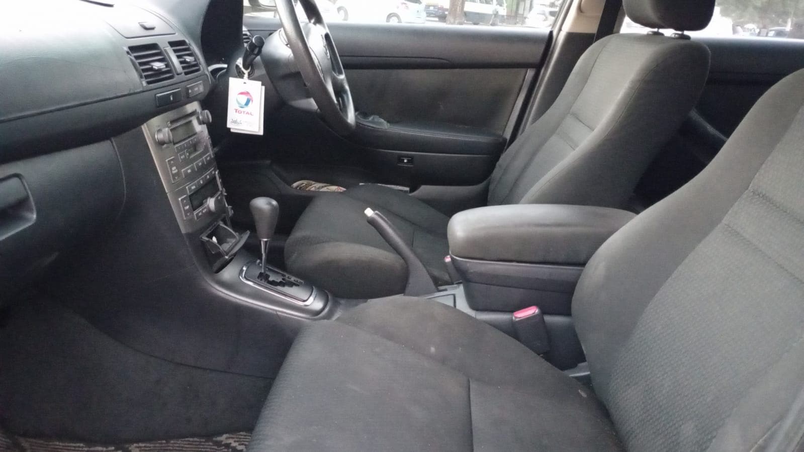 Toyota, modelo Avensis — image 9