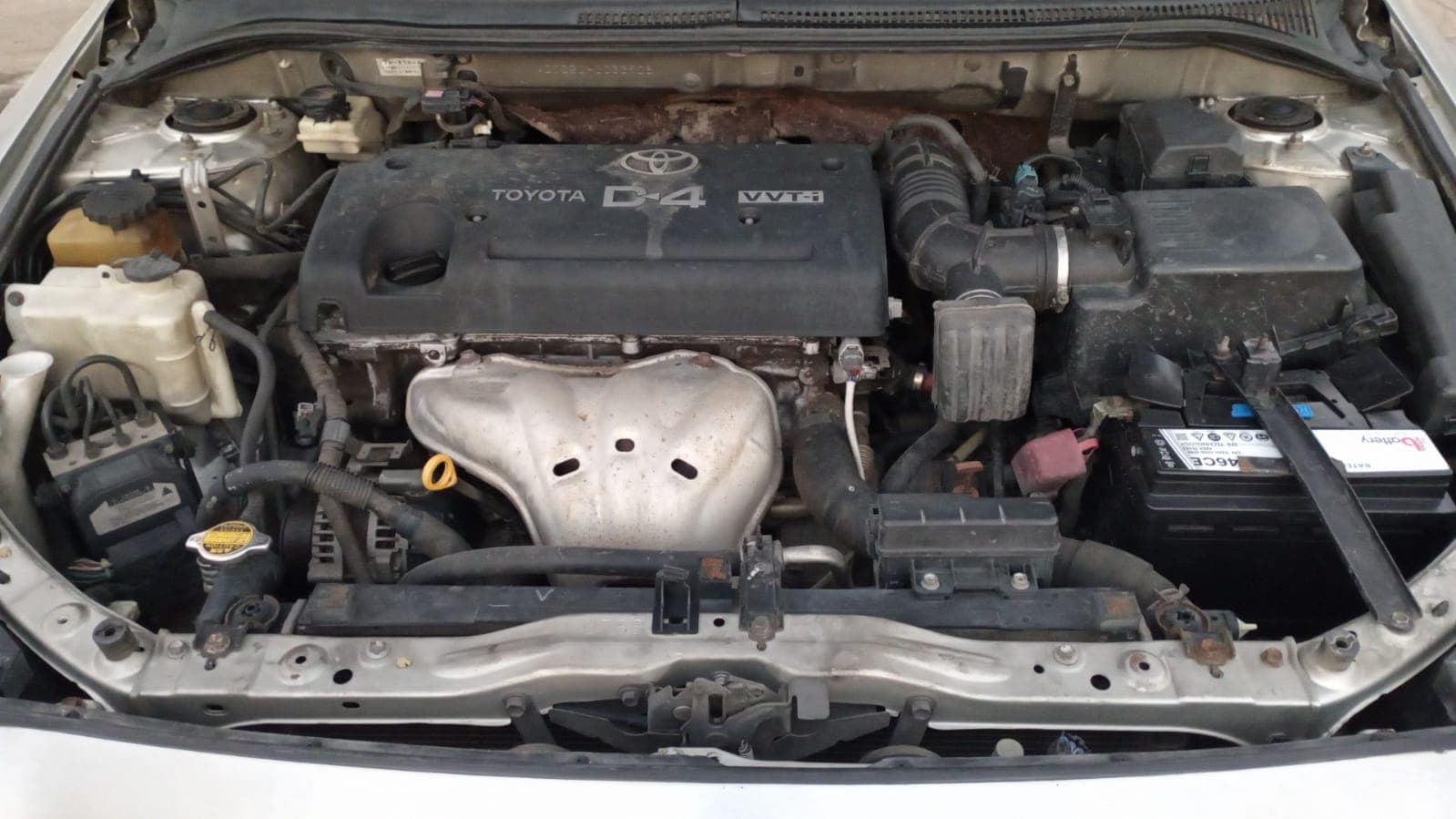 Toyota, modelo Avensis — image 8