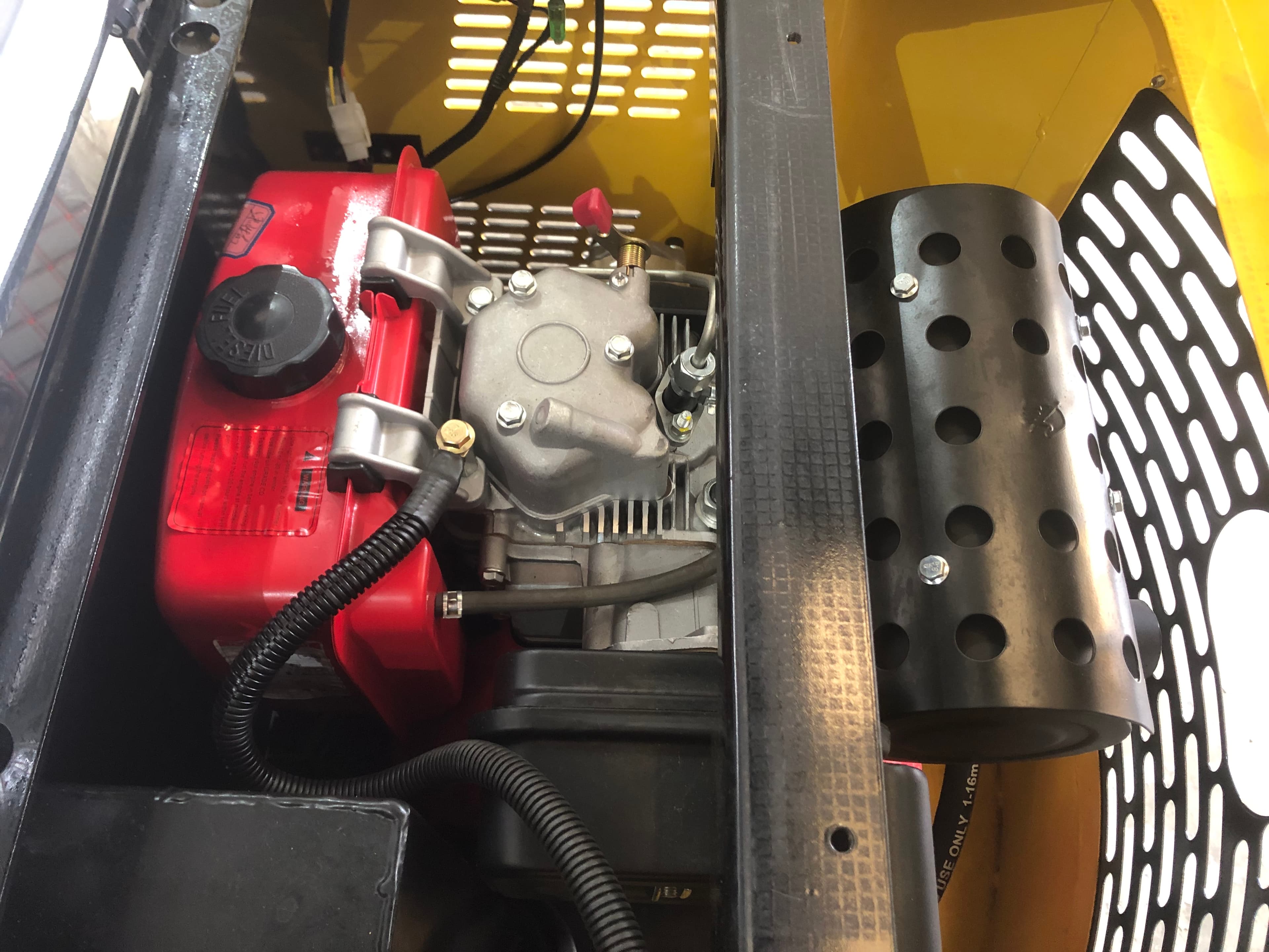 Mini Giratória JPC HT12 — image 18