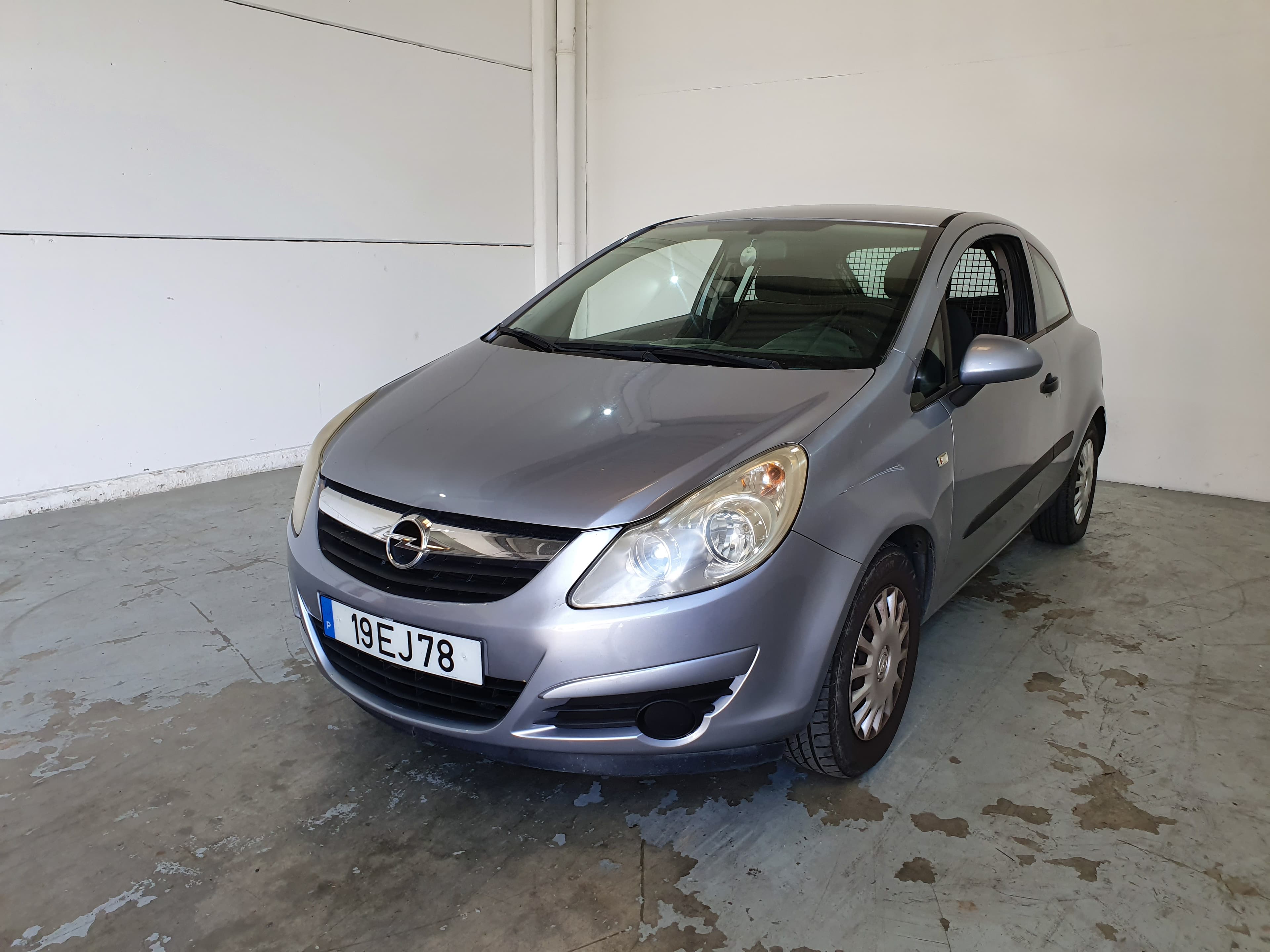 Opel Corsa 1.3 CDTI · Ano 2007