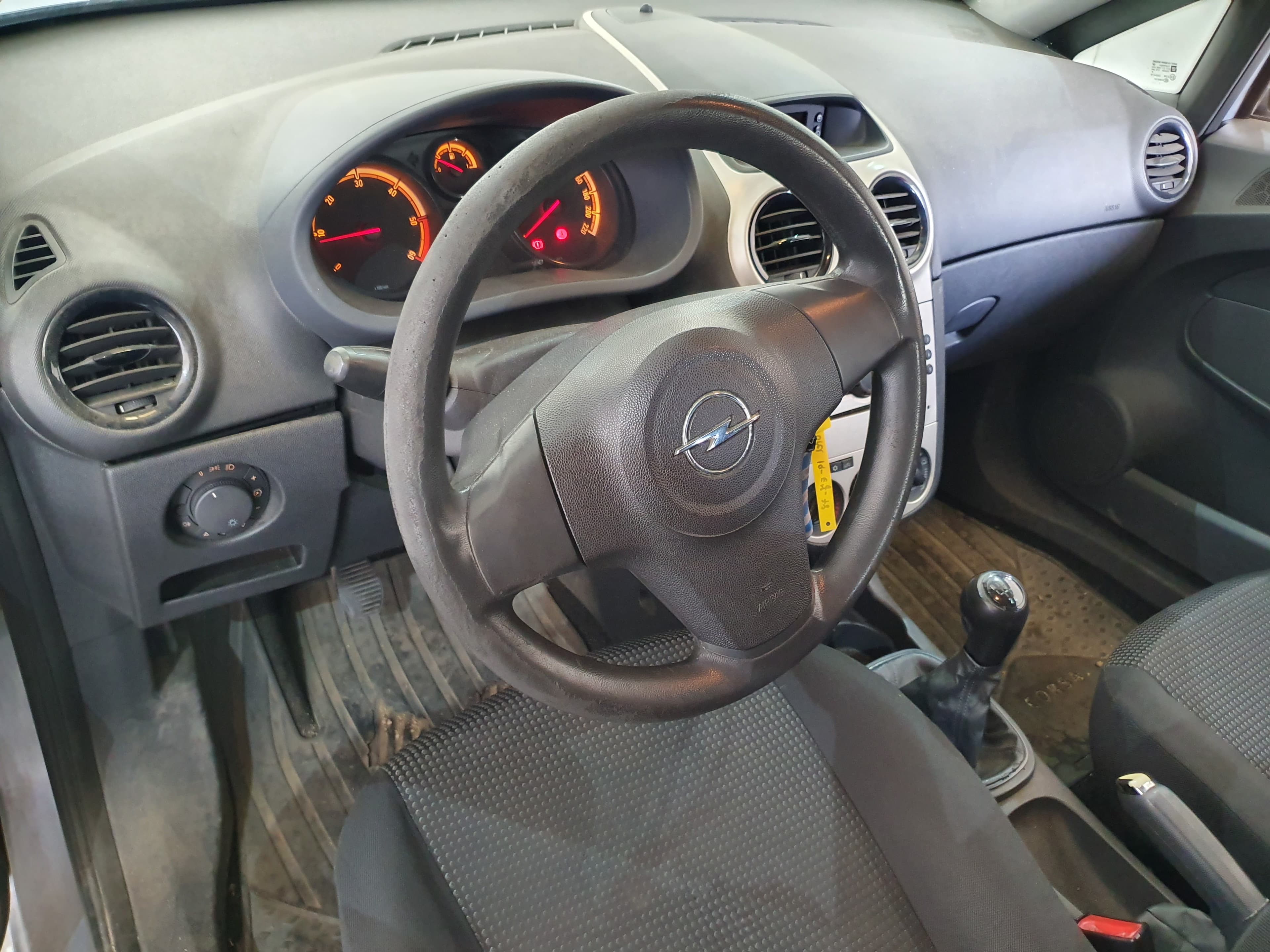 Opel Corsa 1.3 CDTI · Ano 2007 — imagen 26
