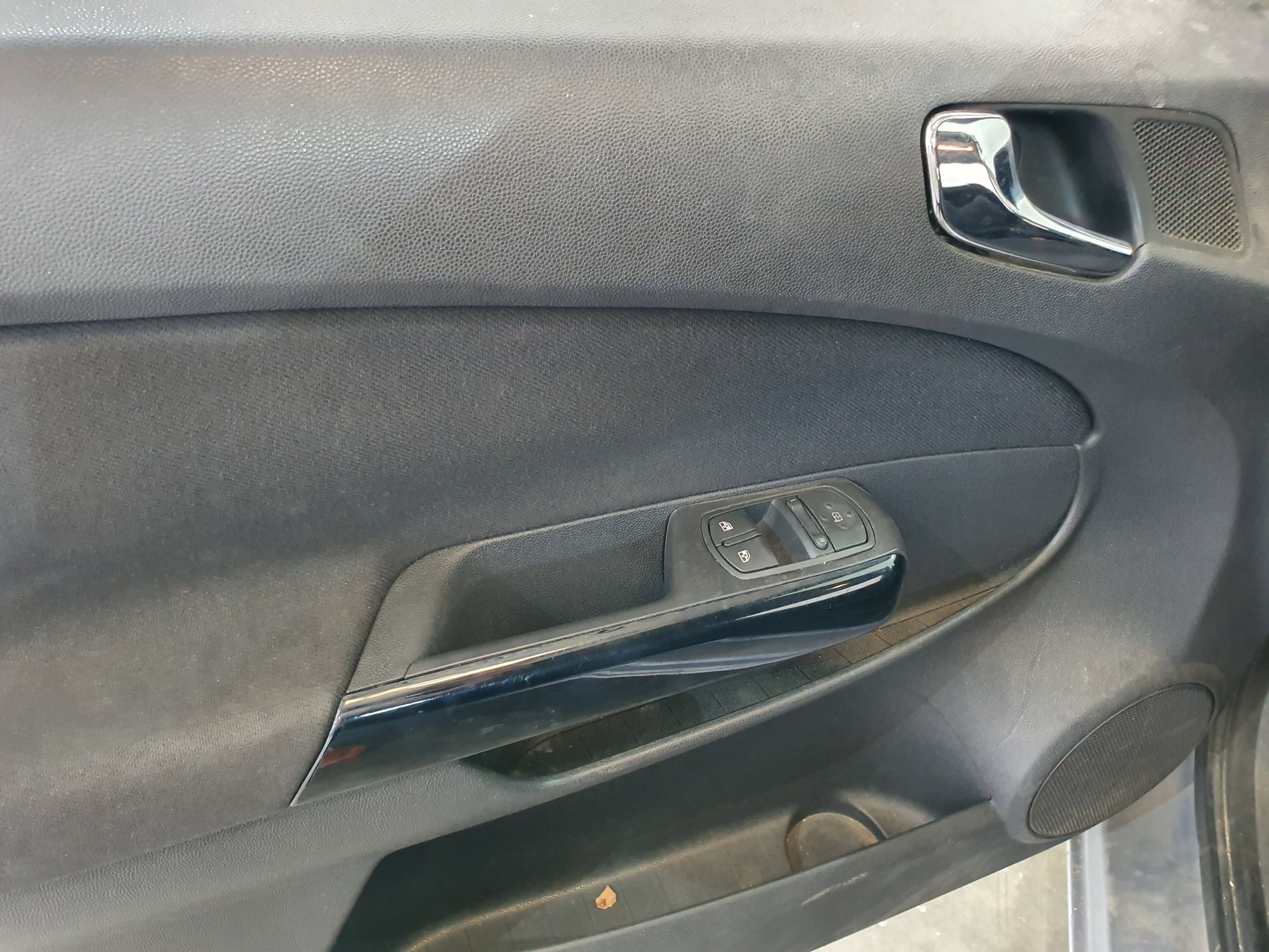 Opel Corsa 1.3 CDTI · Ano 2007 — imagen 24