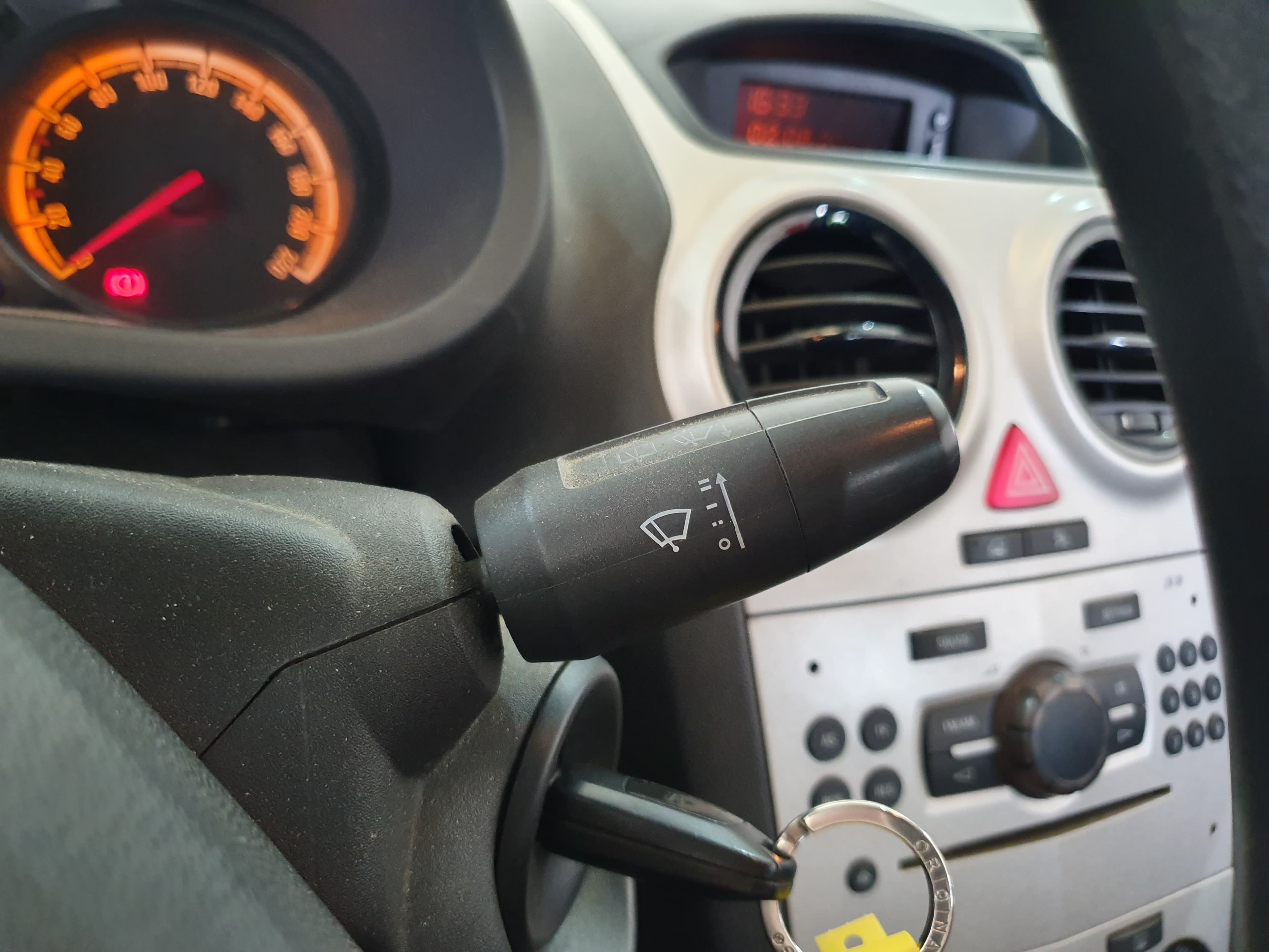 Opel Corsa 1.3 CDTI · Ano 2007 — imagen 33