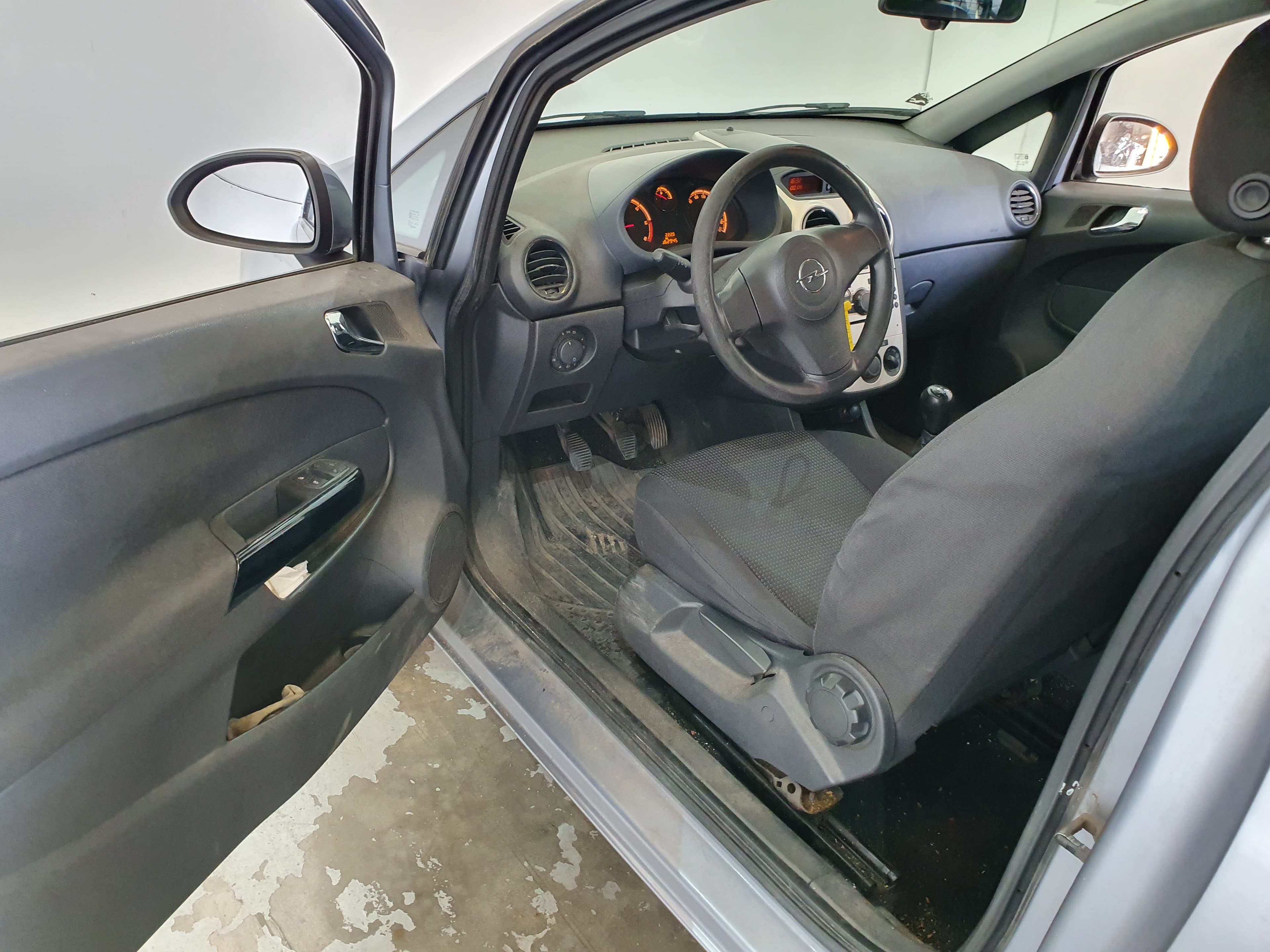 Opel Corsa 1.3 CDTI · Ano 2007 — imagen 22