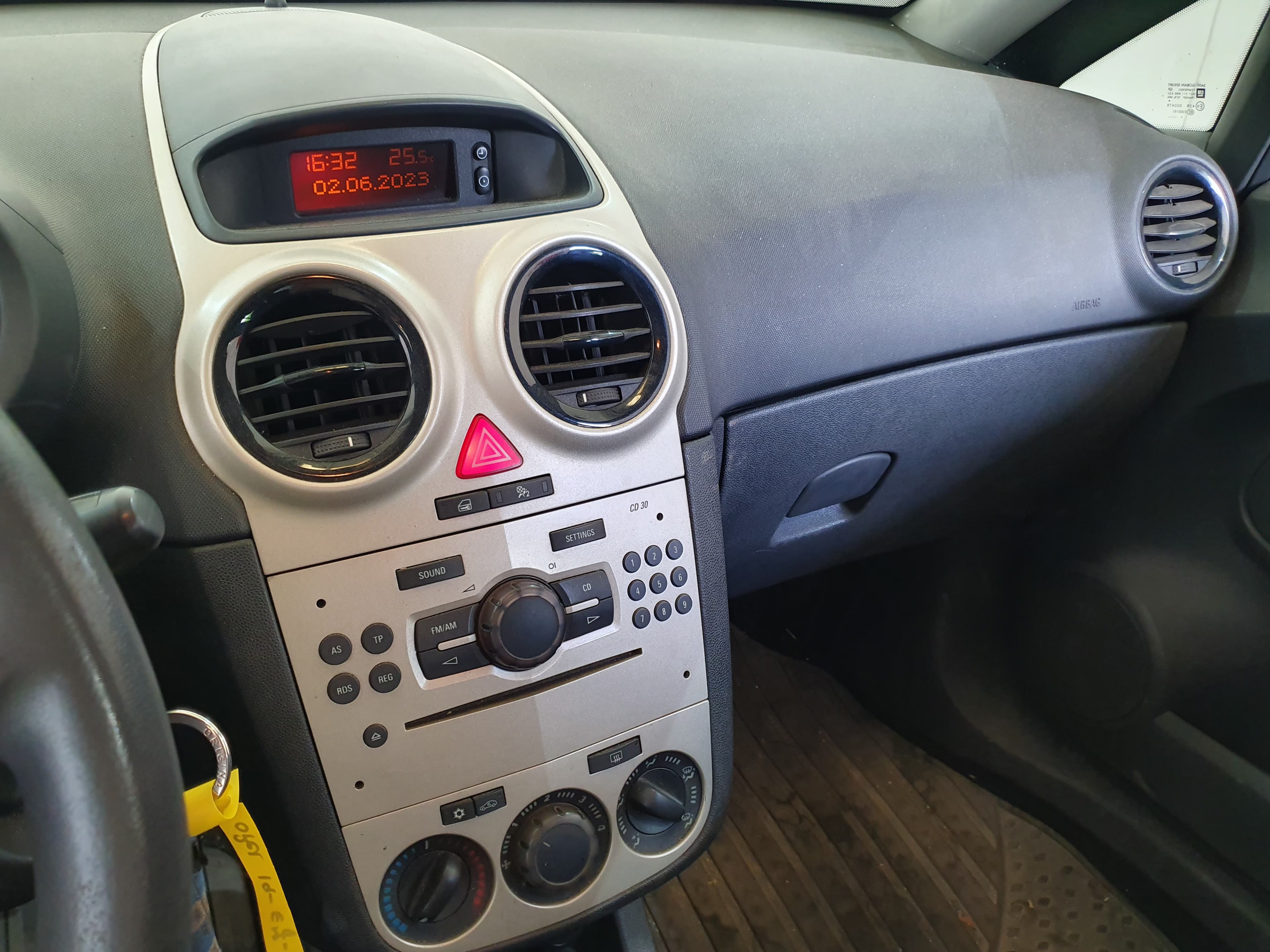 Opel Corsa 1.3 CDTI · Ano 2007 — imagen 28