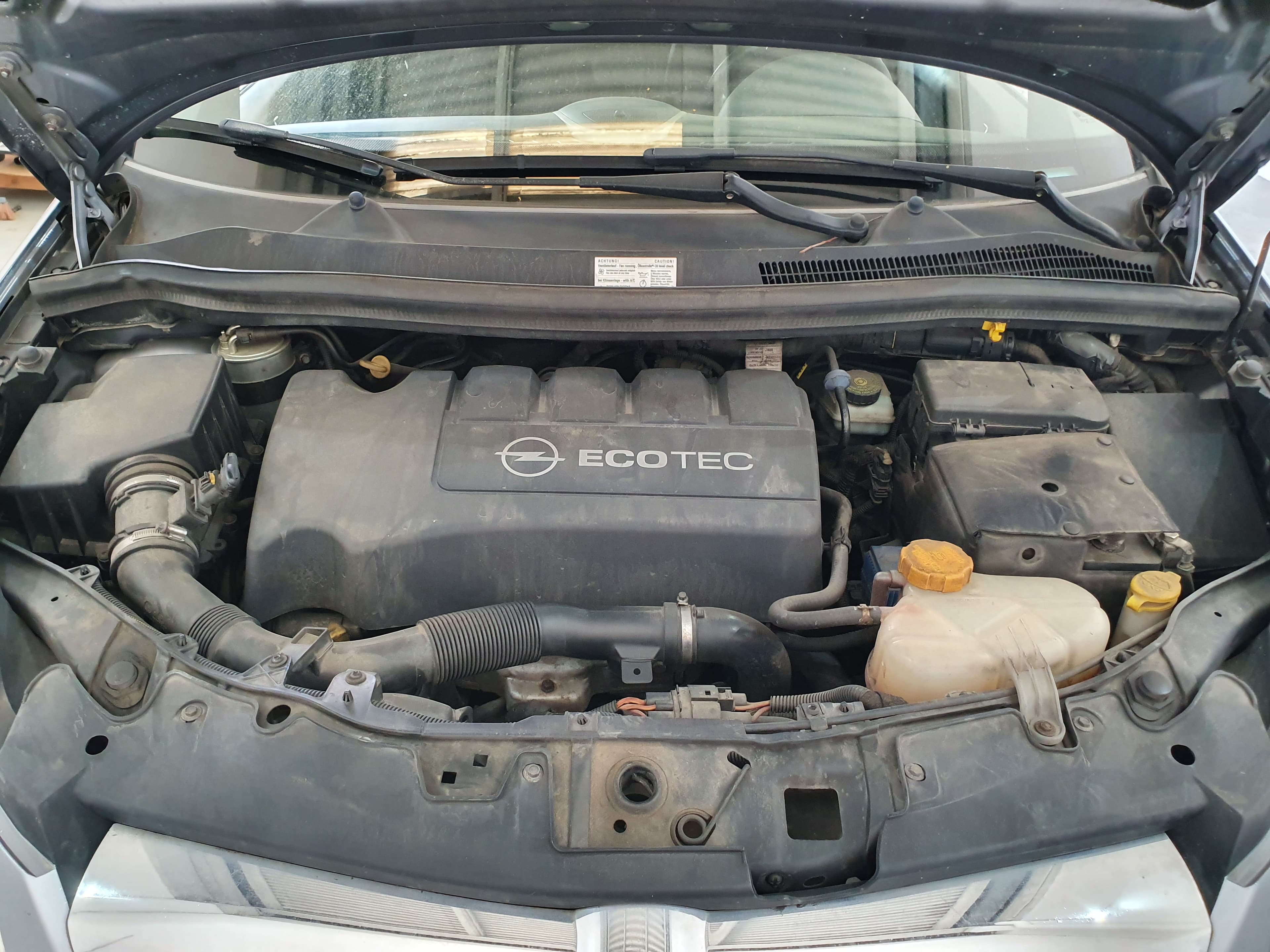 Opel Corsa 1.3 CDTI · Ano 2007 — imagen 9