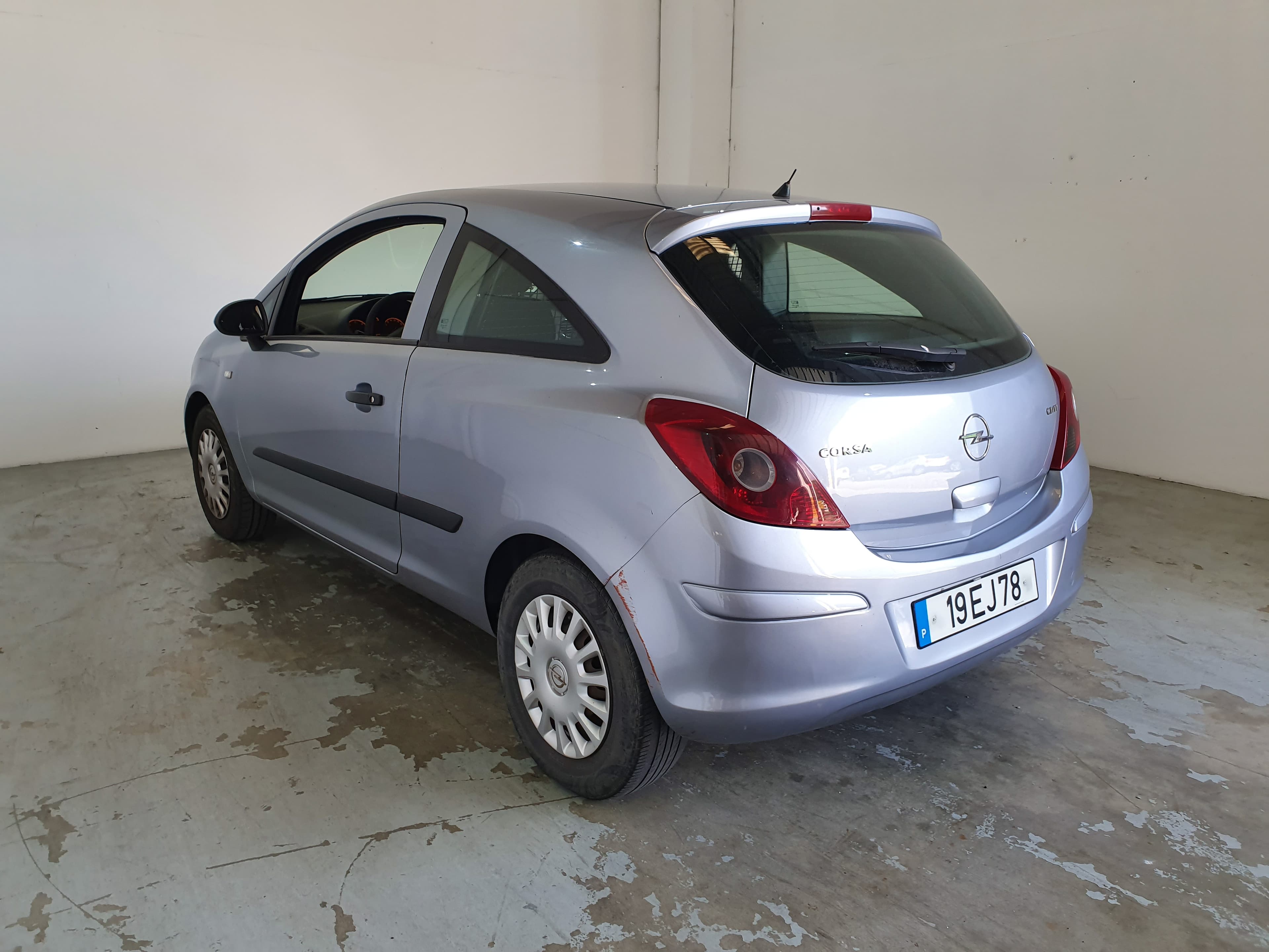 Opel Corsa 1.3 CDTI · Ano 2007 — imagen 4