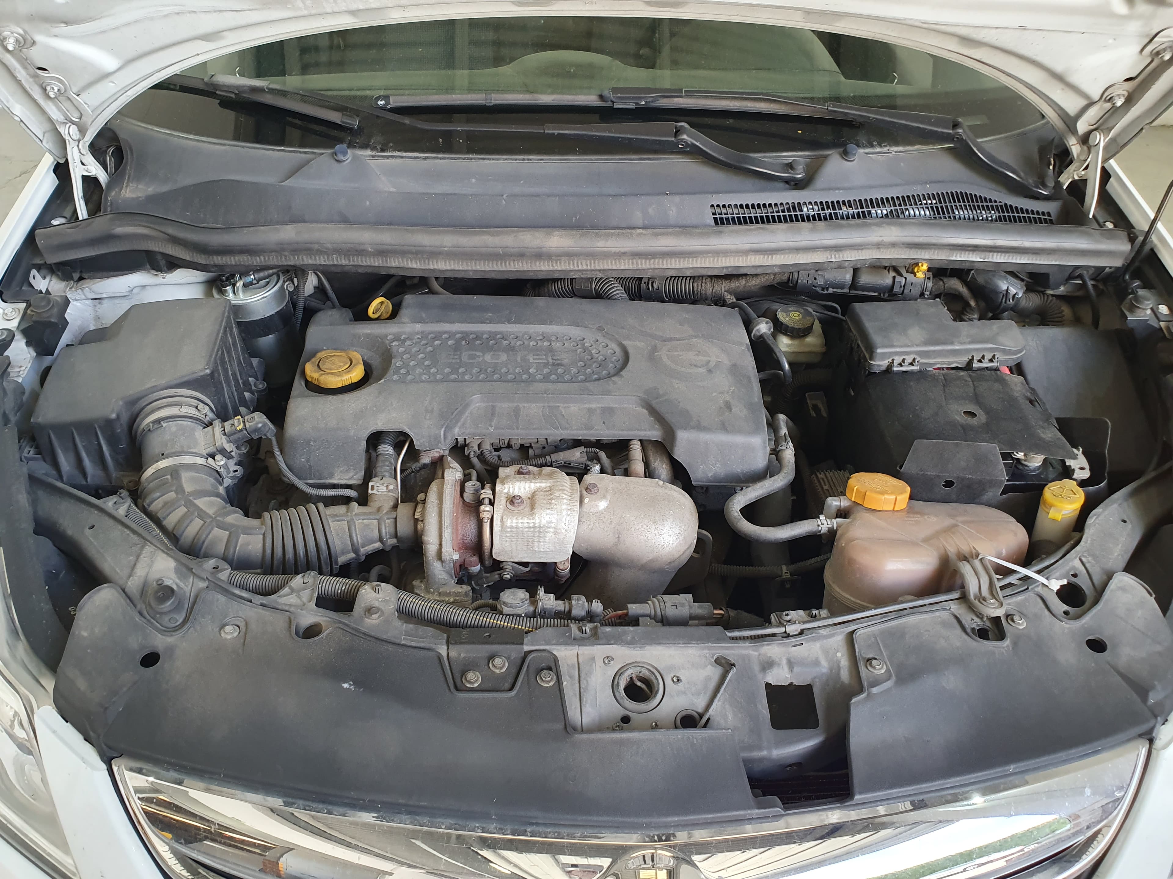Opel Corsa 1.3 CDTI · Ano 2011 — imagem 9