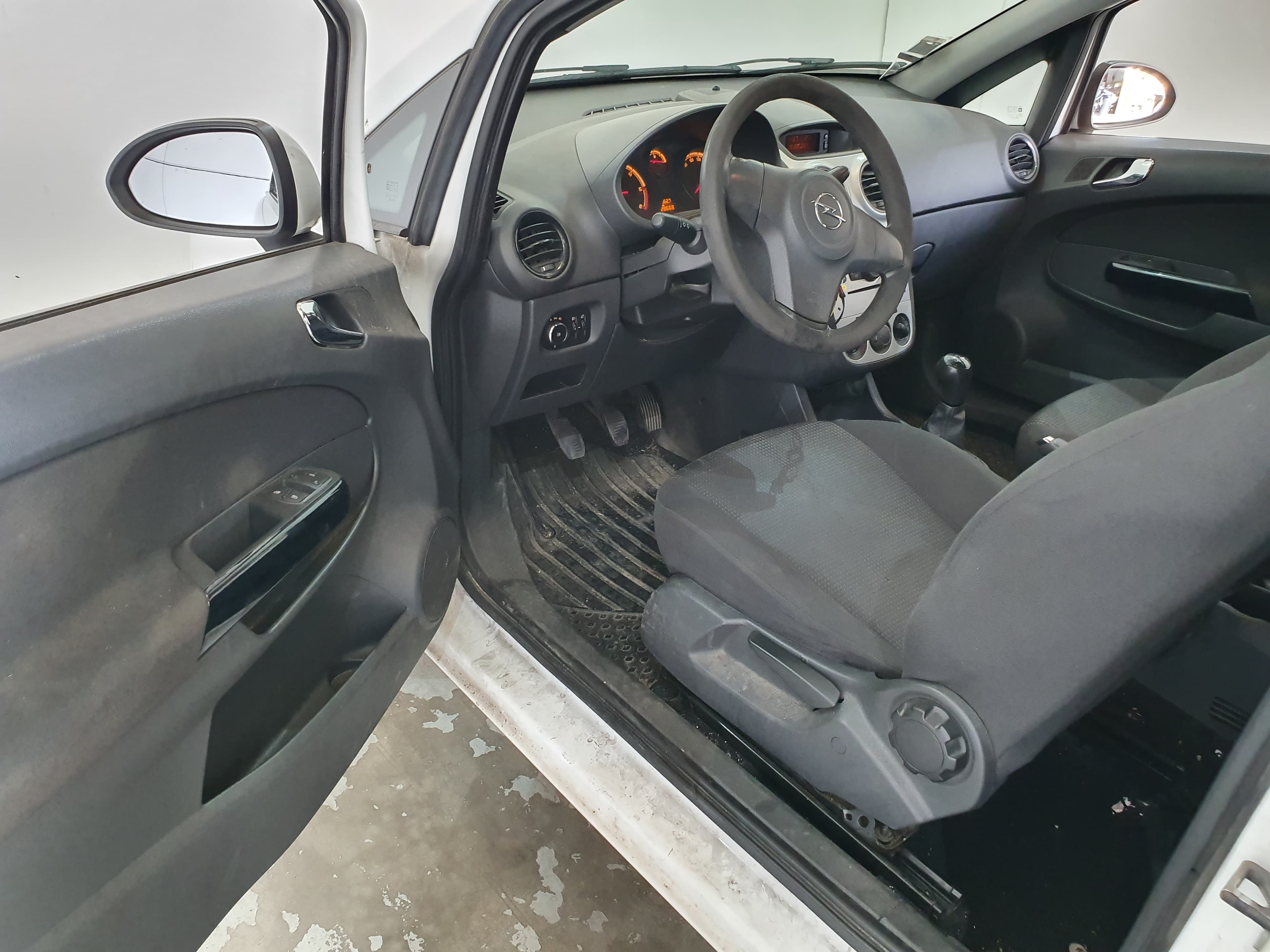 Opel Corsa 1.3 CDTI · Ano 2011 — imagem 22