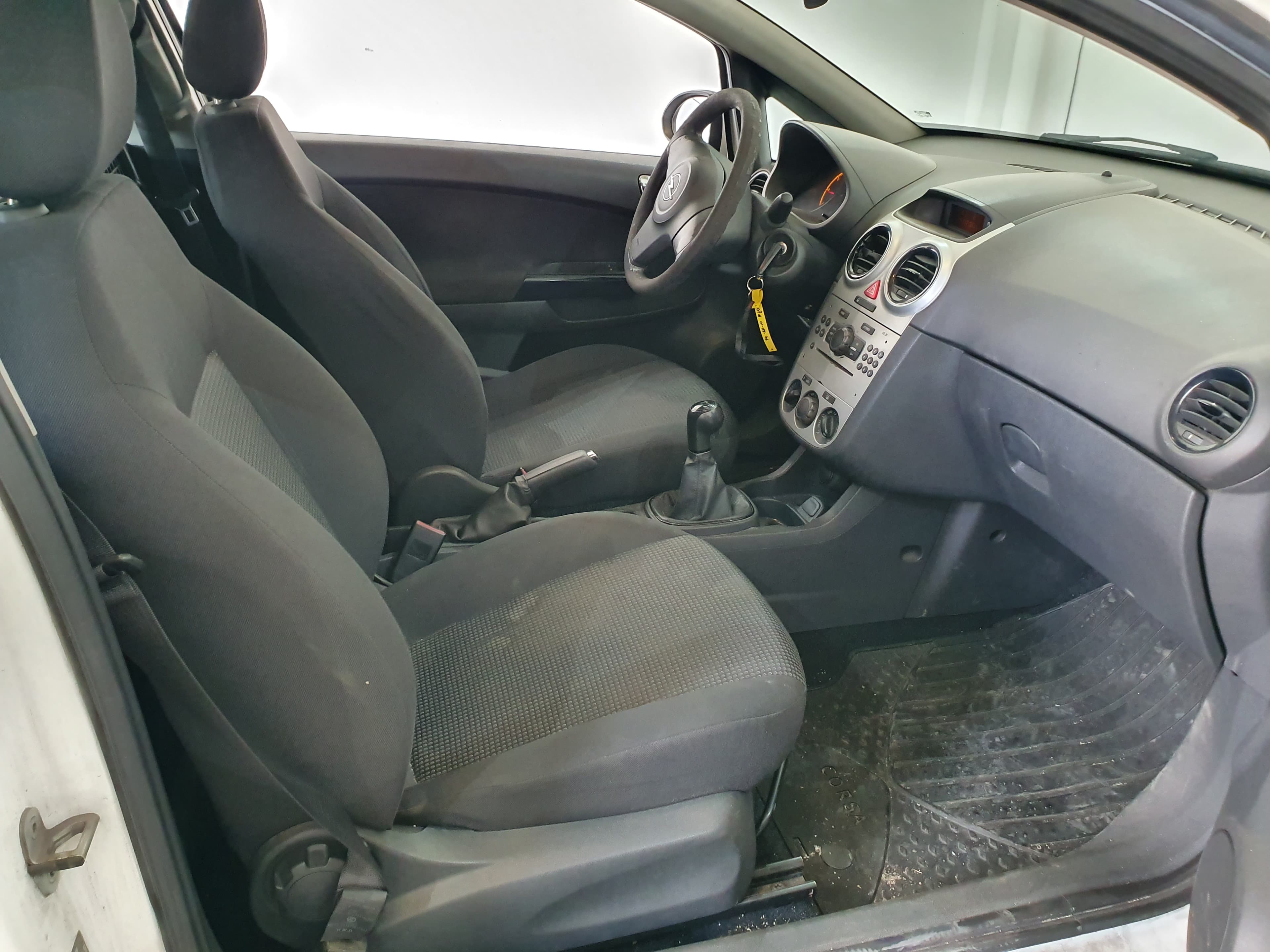 Opel Corsa 1.3 CDTI · Ano 2011 — imagem 21