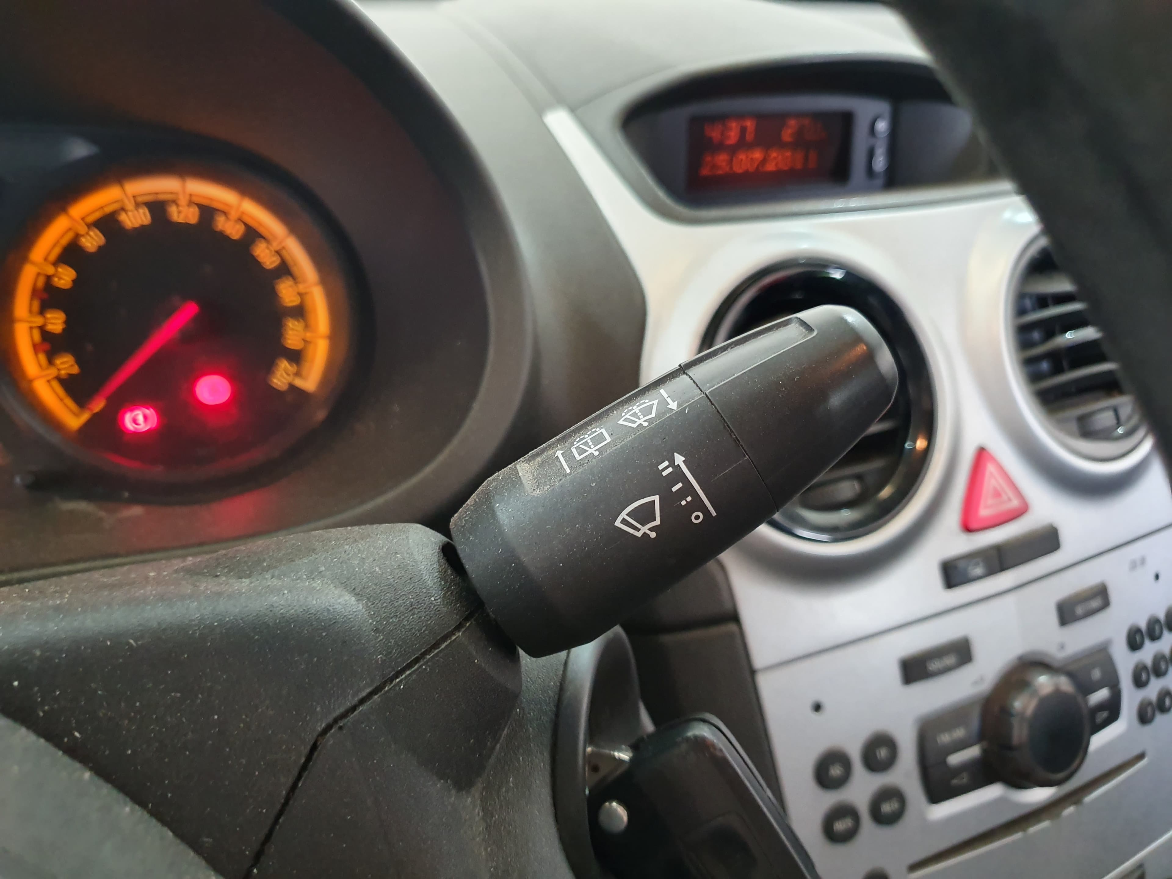 Opel Corsa 1.3 CDTI · Ano 2011 — imagem 32