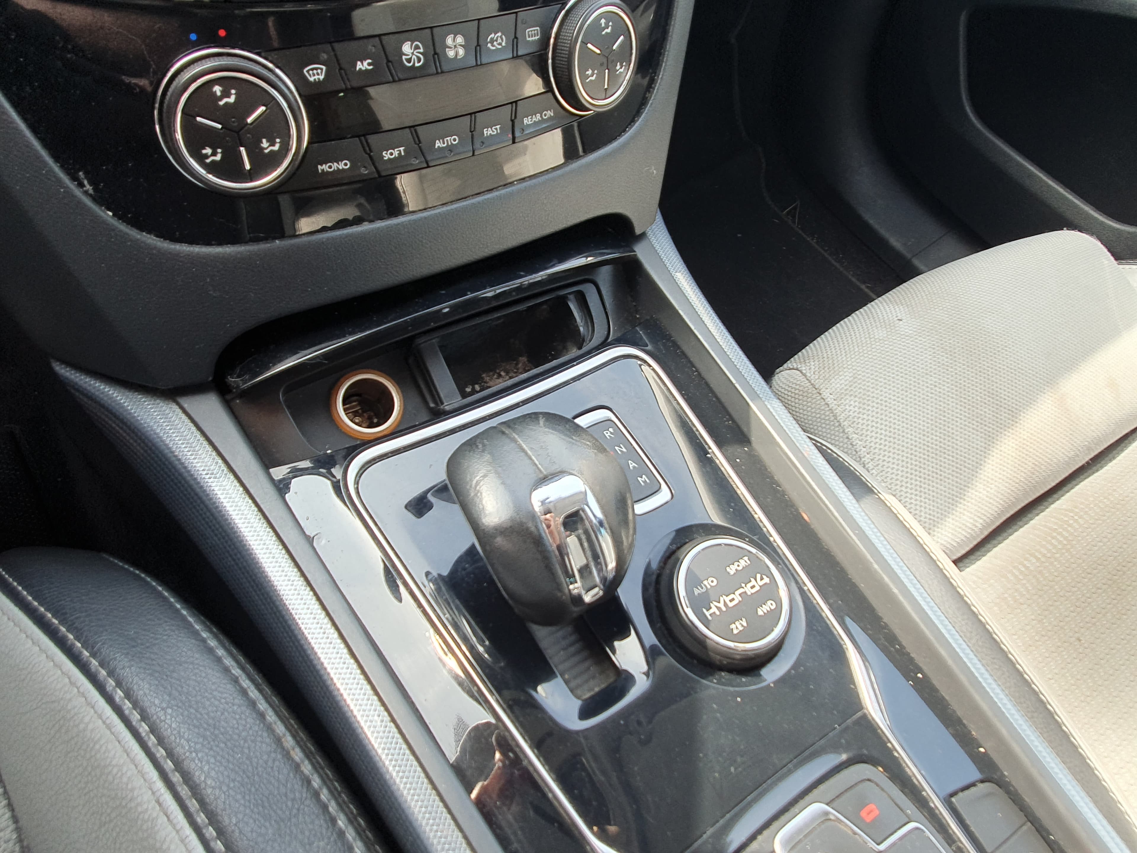Peugeot 508 Hybrid · Ano 2012 — imagem 40