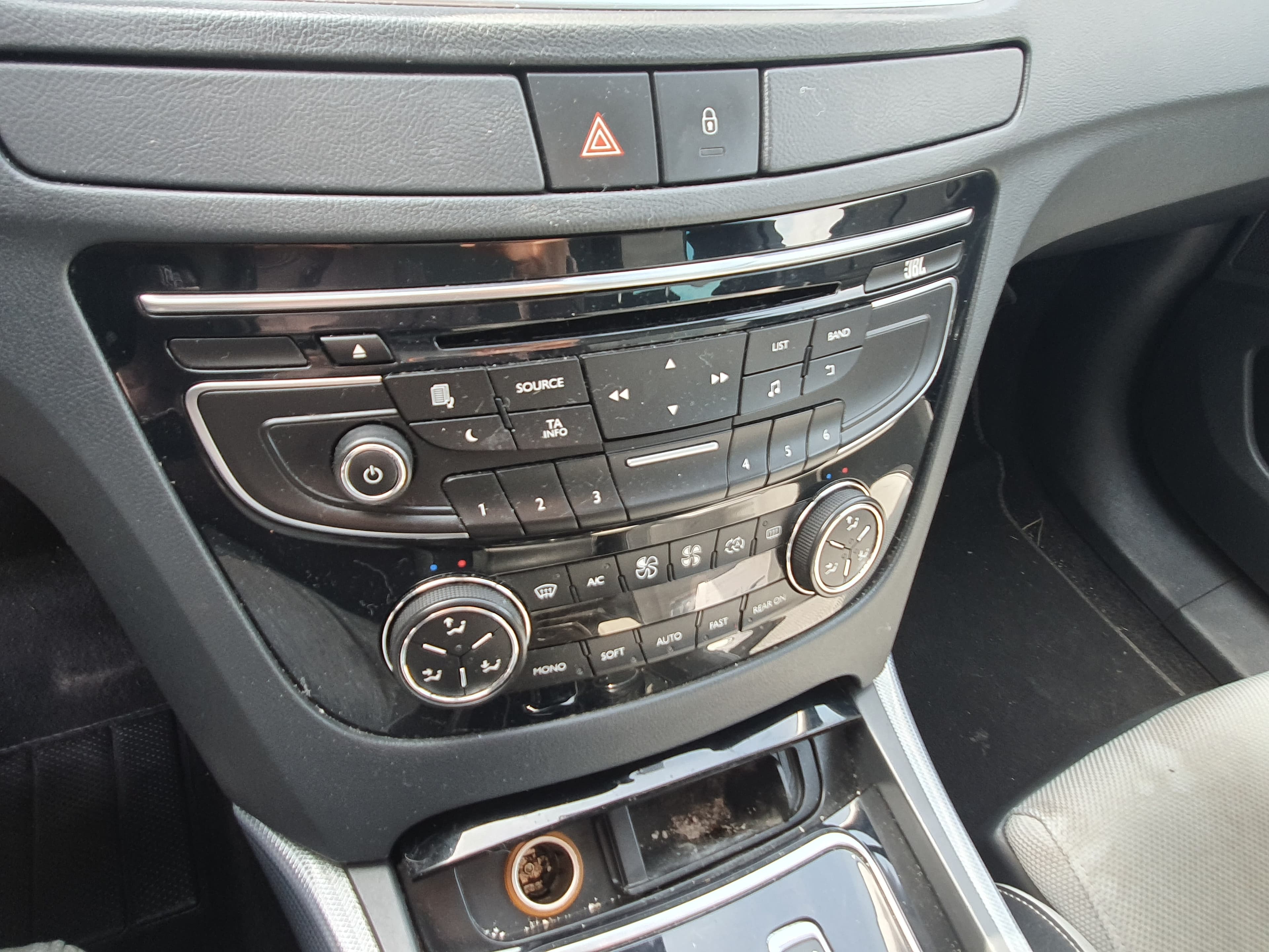Peugeot 508 Hybrid · Ano 2012 — imagem 36