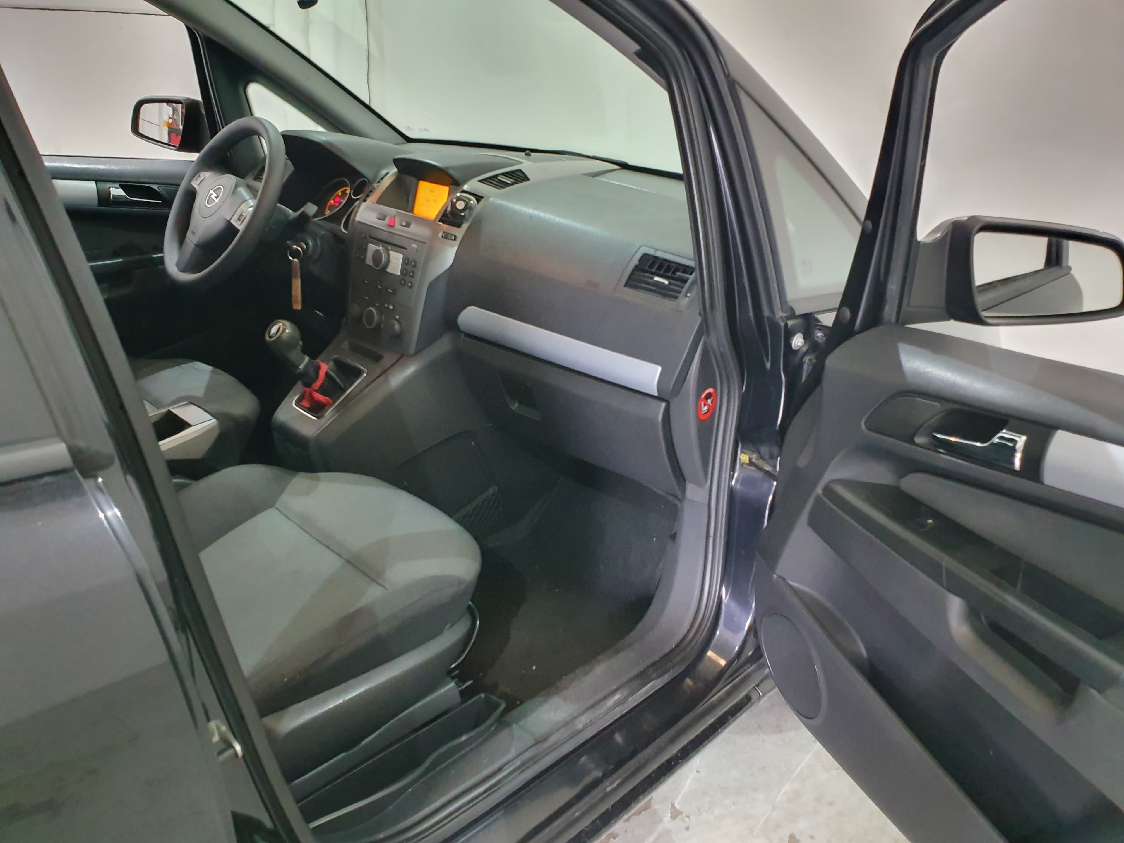 Opel Zafira · Ano 2006 — imagen 27