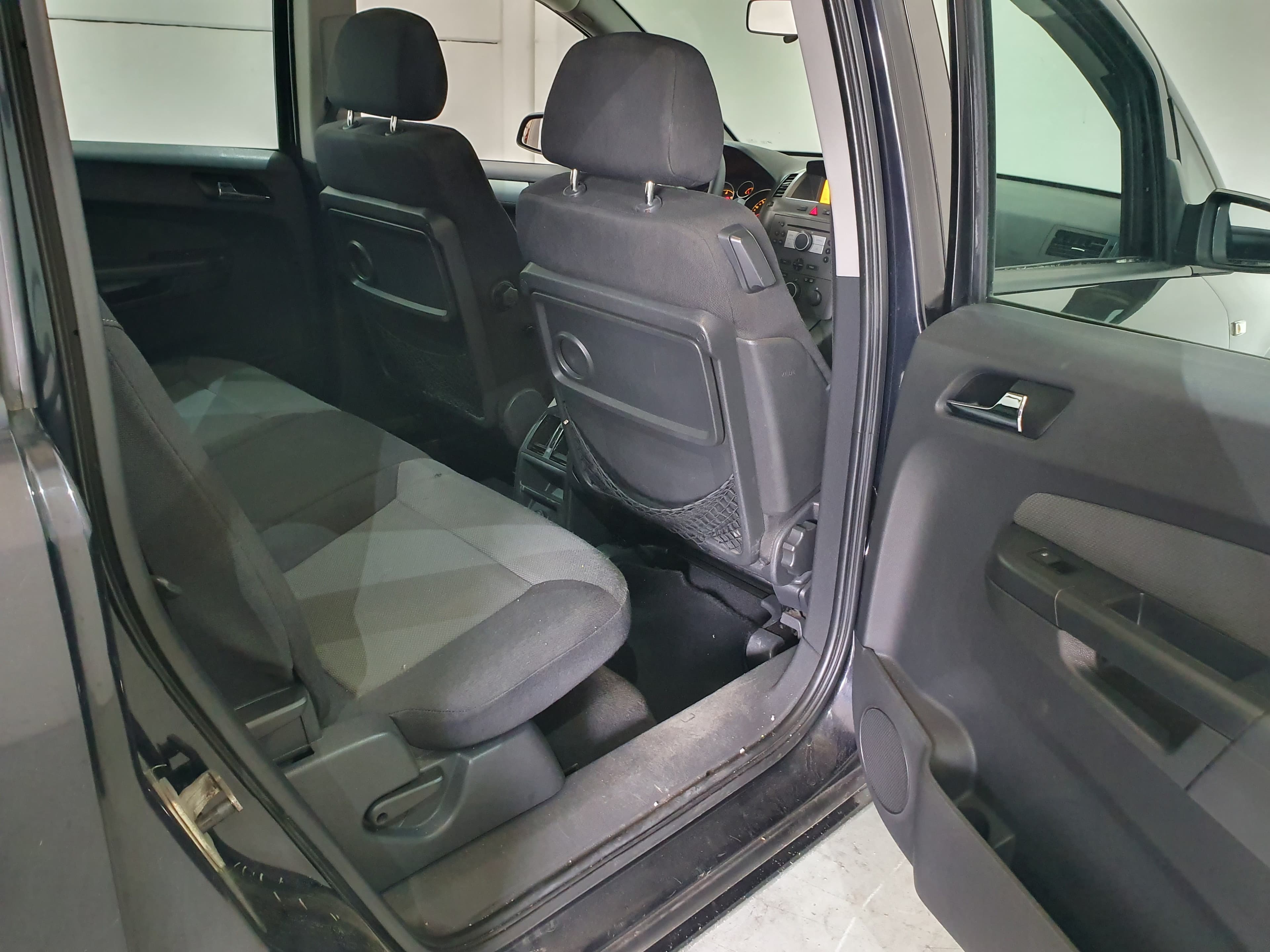 Opel Zafira · Ano 2006 — imagen 24