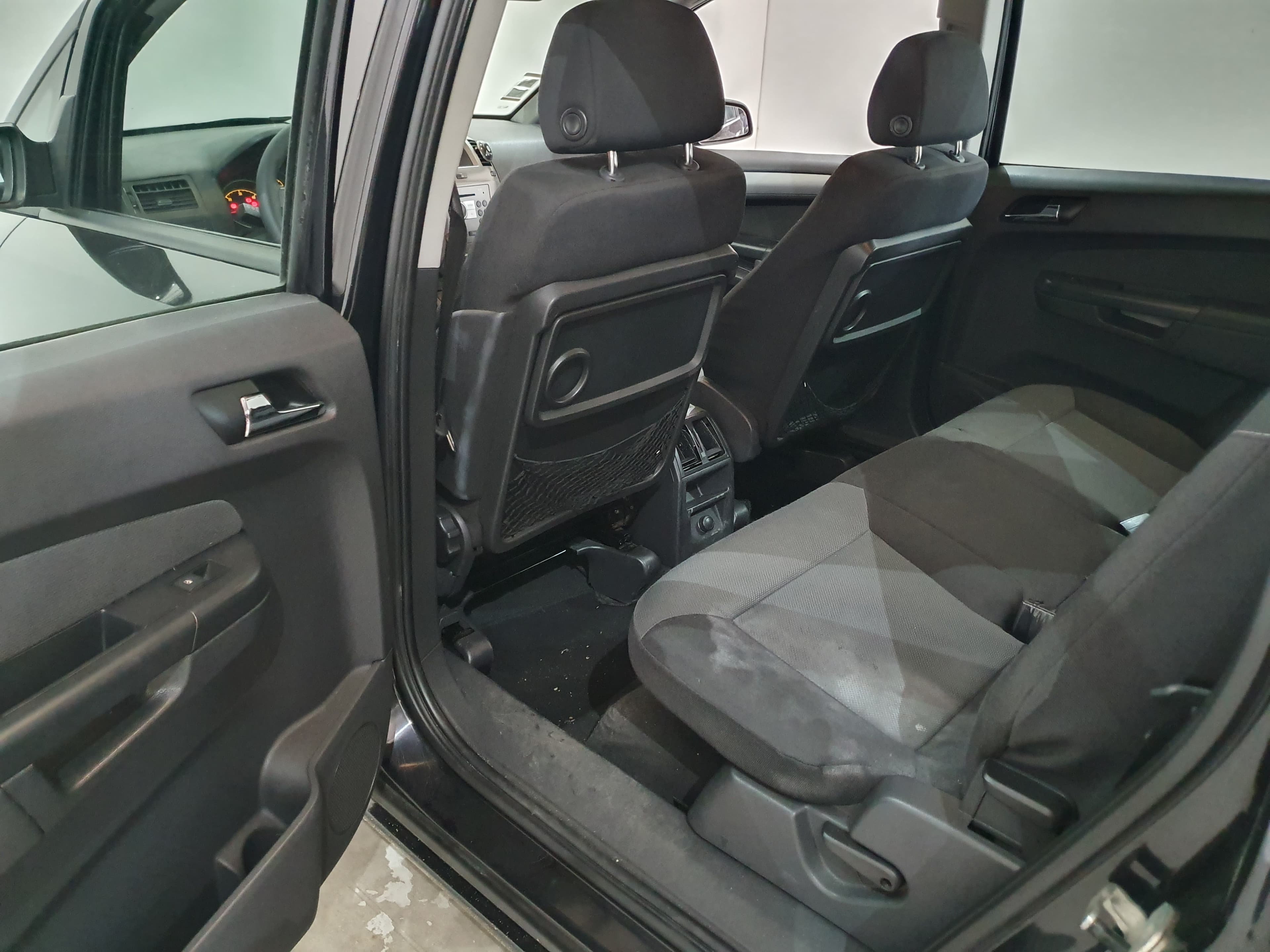 Opel Zafira · Ano 2006 — imagen 30