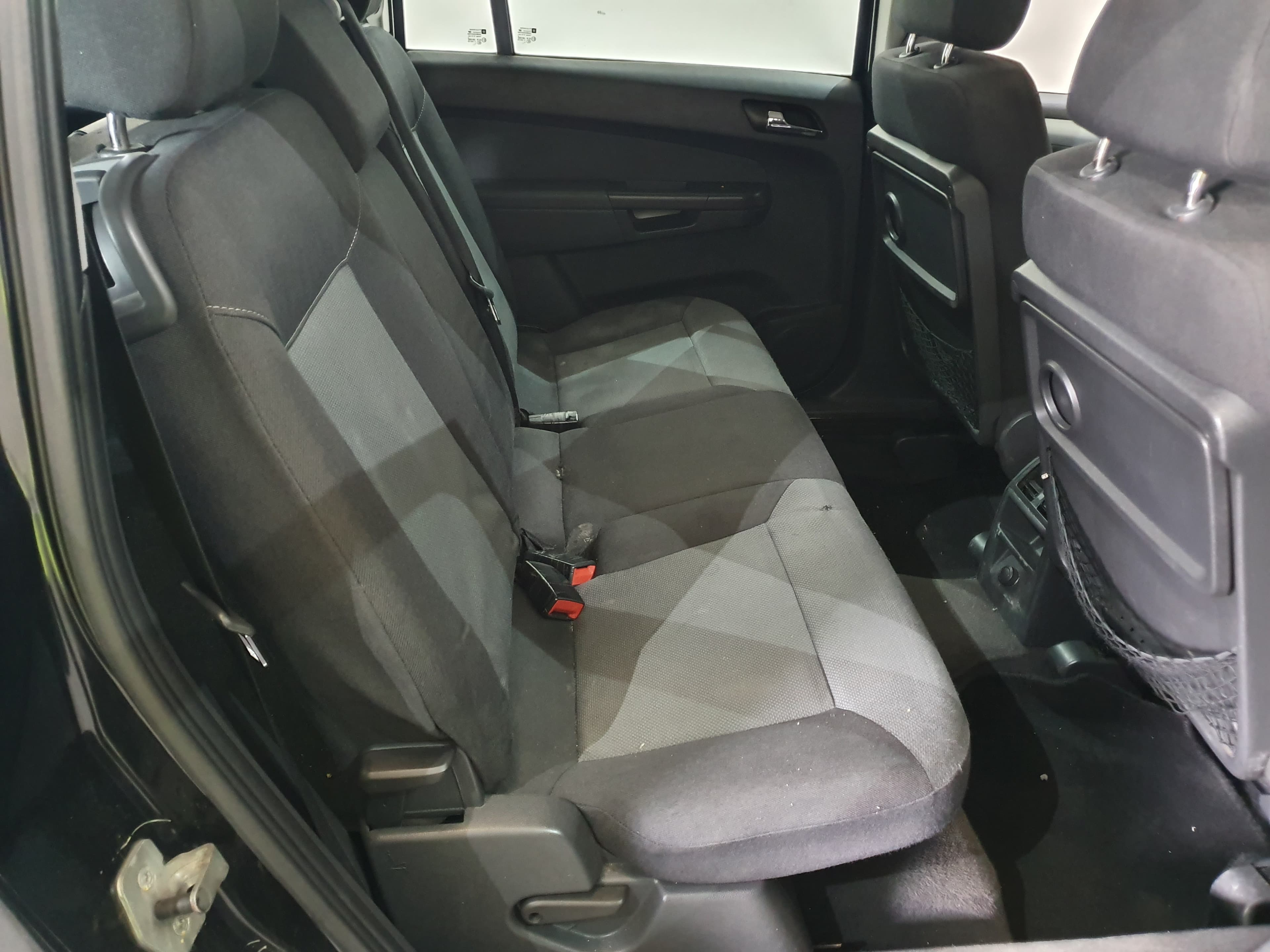 Opel Zafira · Ano 2006 — imagen 26