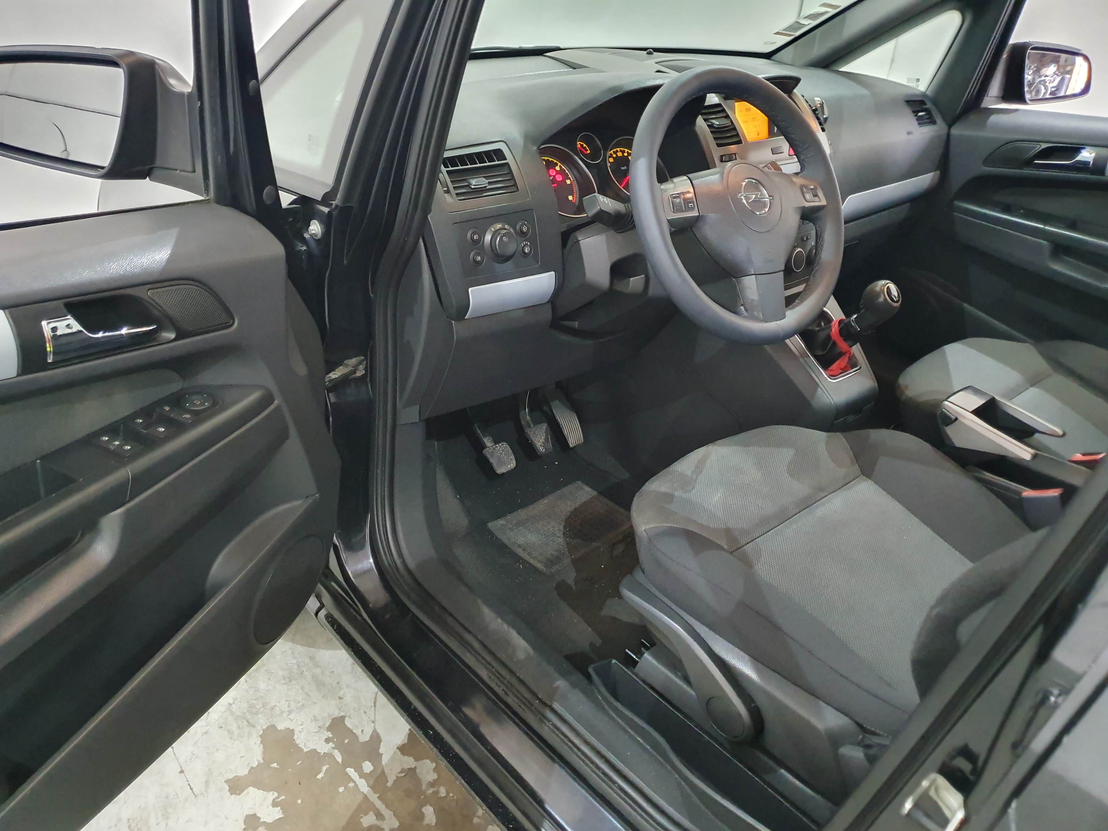 Opel Zafira · Ano 2006 — imagen 33