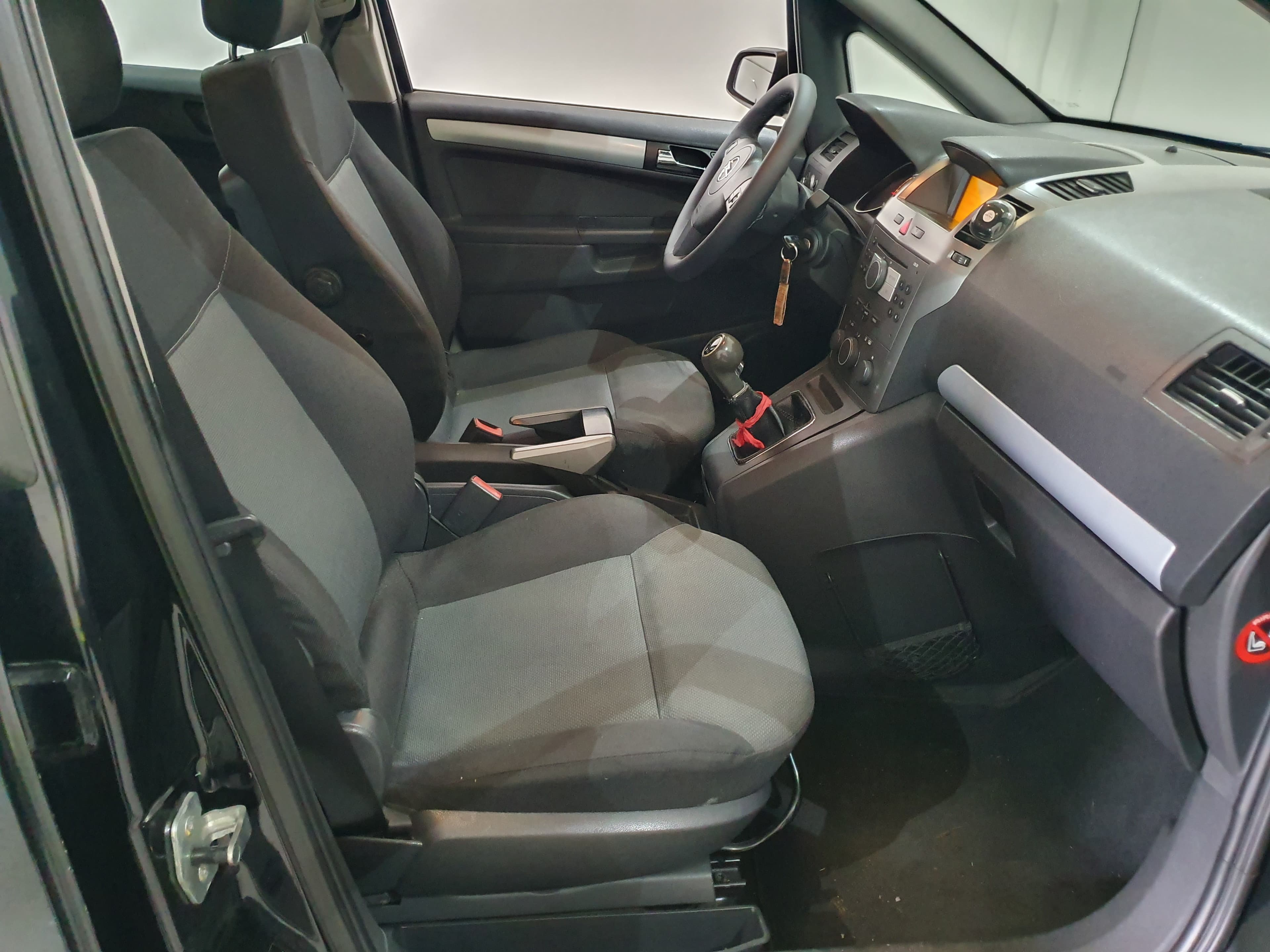 Opel Zafira · Ano 2006 — imagen 29