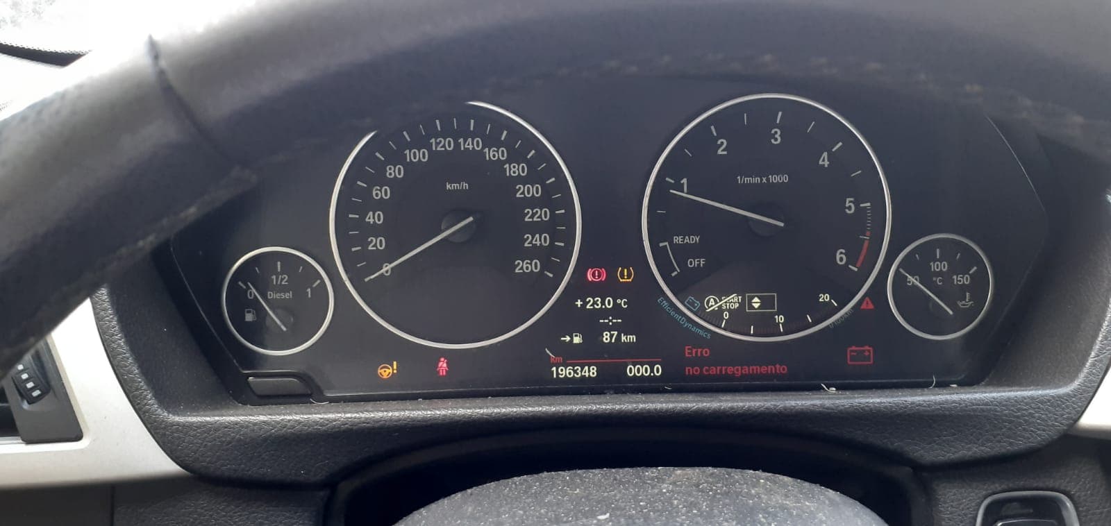 BMW 318D · Ano 2014 — imagem 15