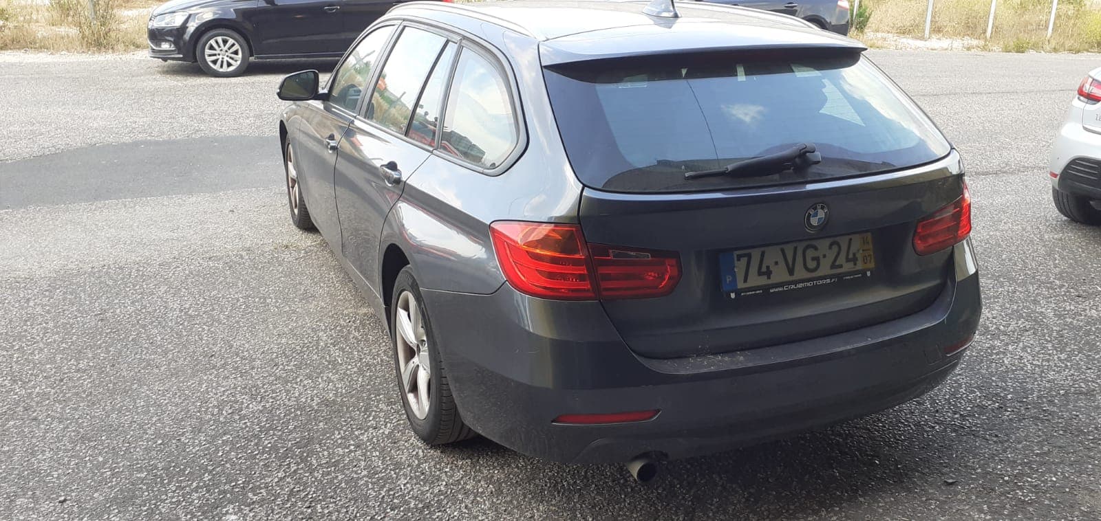 BMW 318D · Ano 2014 — imagem 3