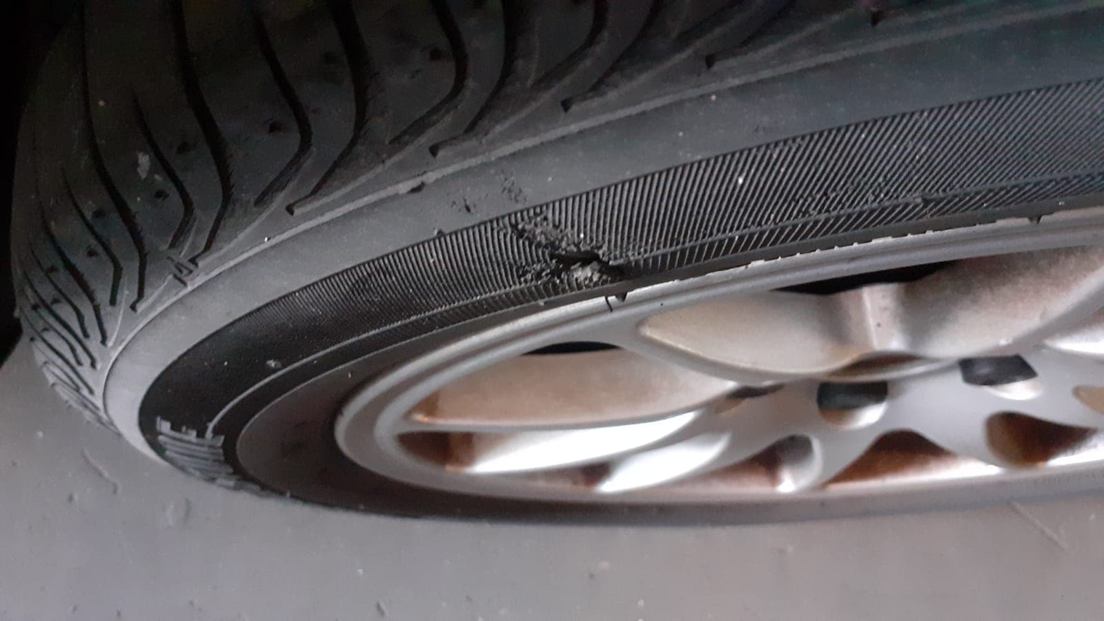 Volkswagen Golf 2.0 TDI · Ano 2009 — image 9