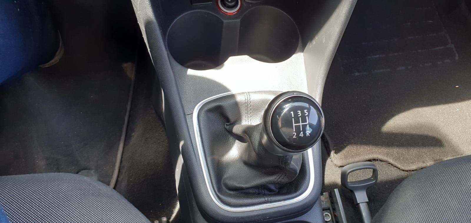 Volkswagen Polo 1.0 · Ano 2015 — imagem 20