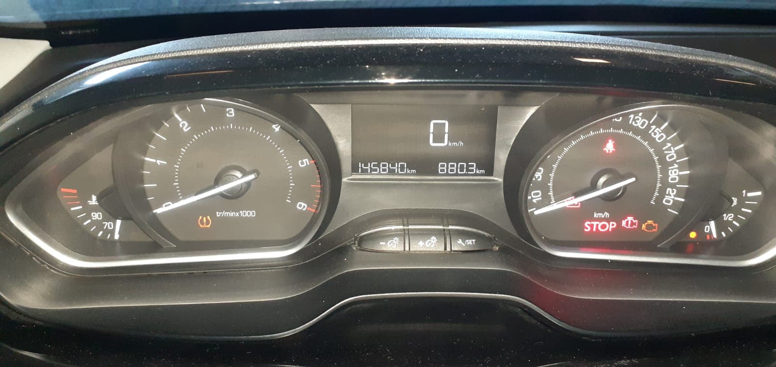 Peugeot 2008 1.6 HDI · Ano 2018 — imagem 16