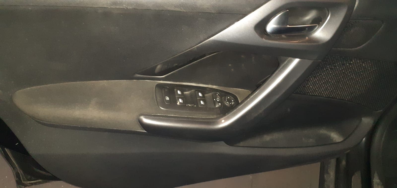 Peugeot 2008 1.6 HDI · Ano 2018 — imagem 15