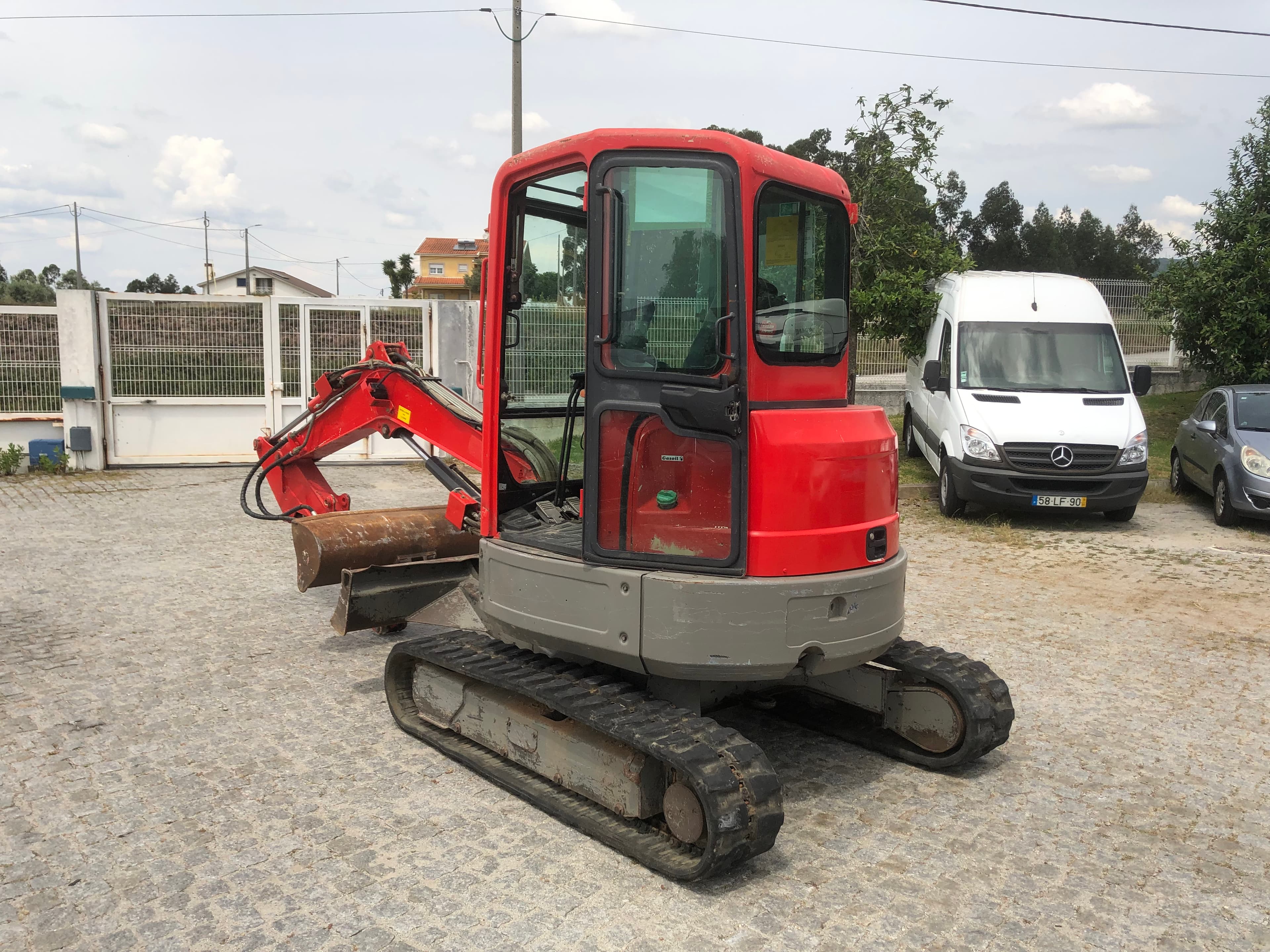 Mini Giratória Bobcat E 35 · Ano 2011 — imagem 2