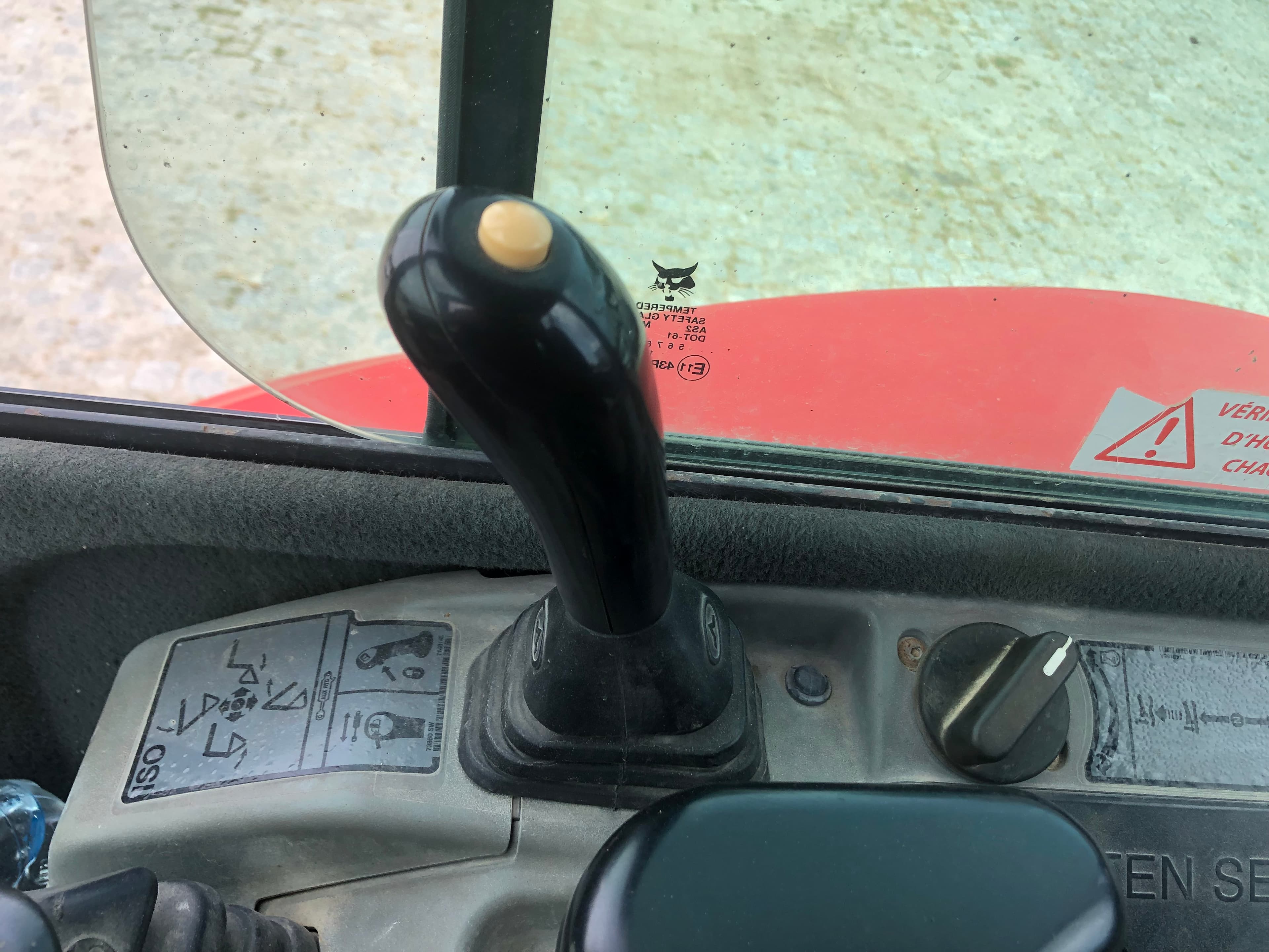 Mini Giratória Bobcat E 35 · Ano 2011 — imagem 23