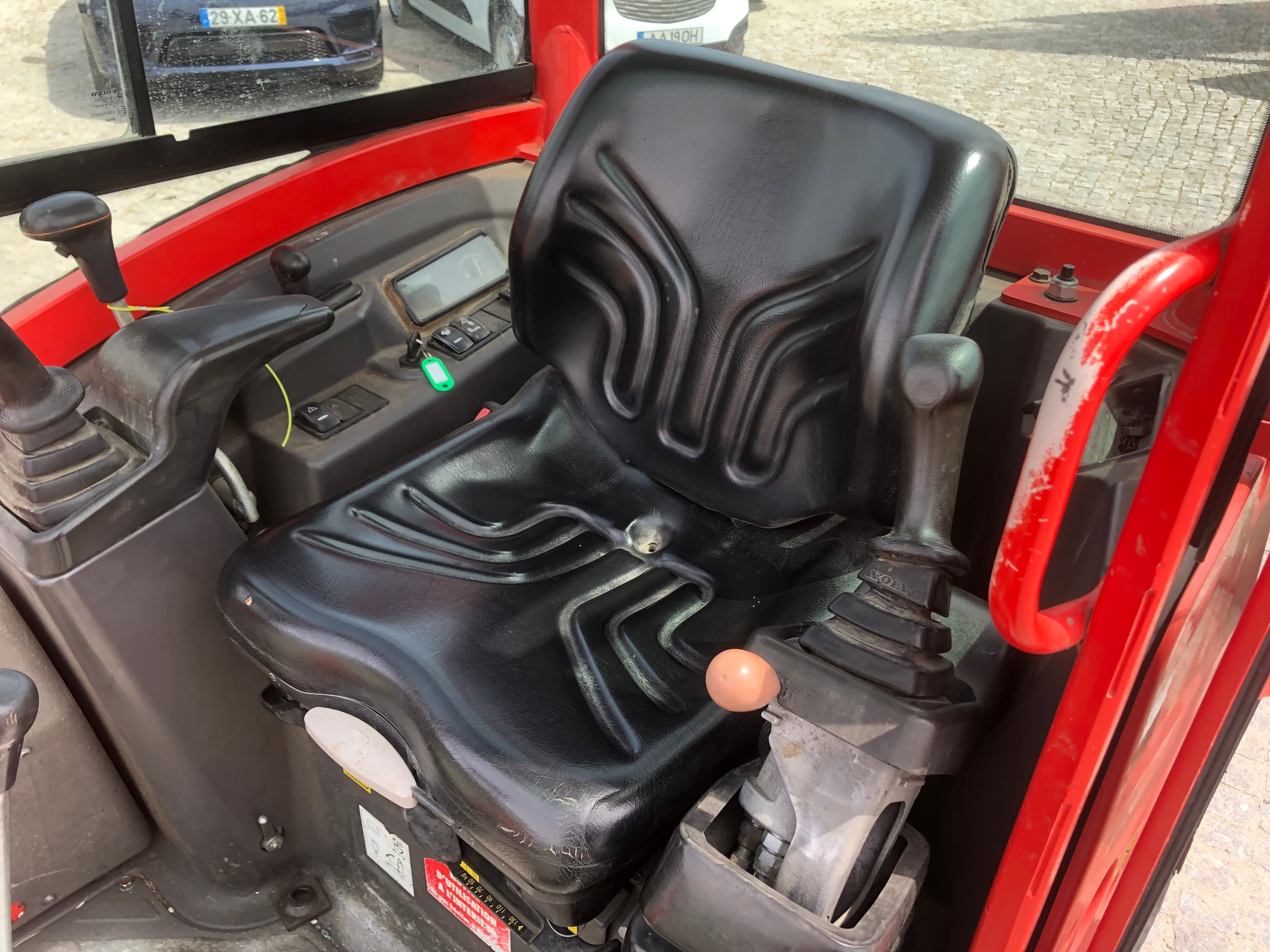 Mini Giratória Volvo ECR 25D · Ano 2014 — imagem 14