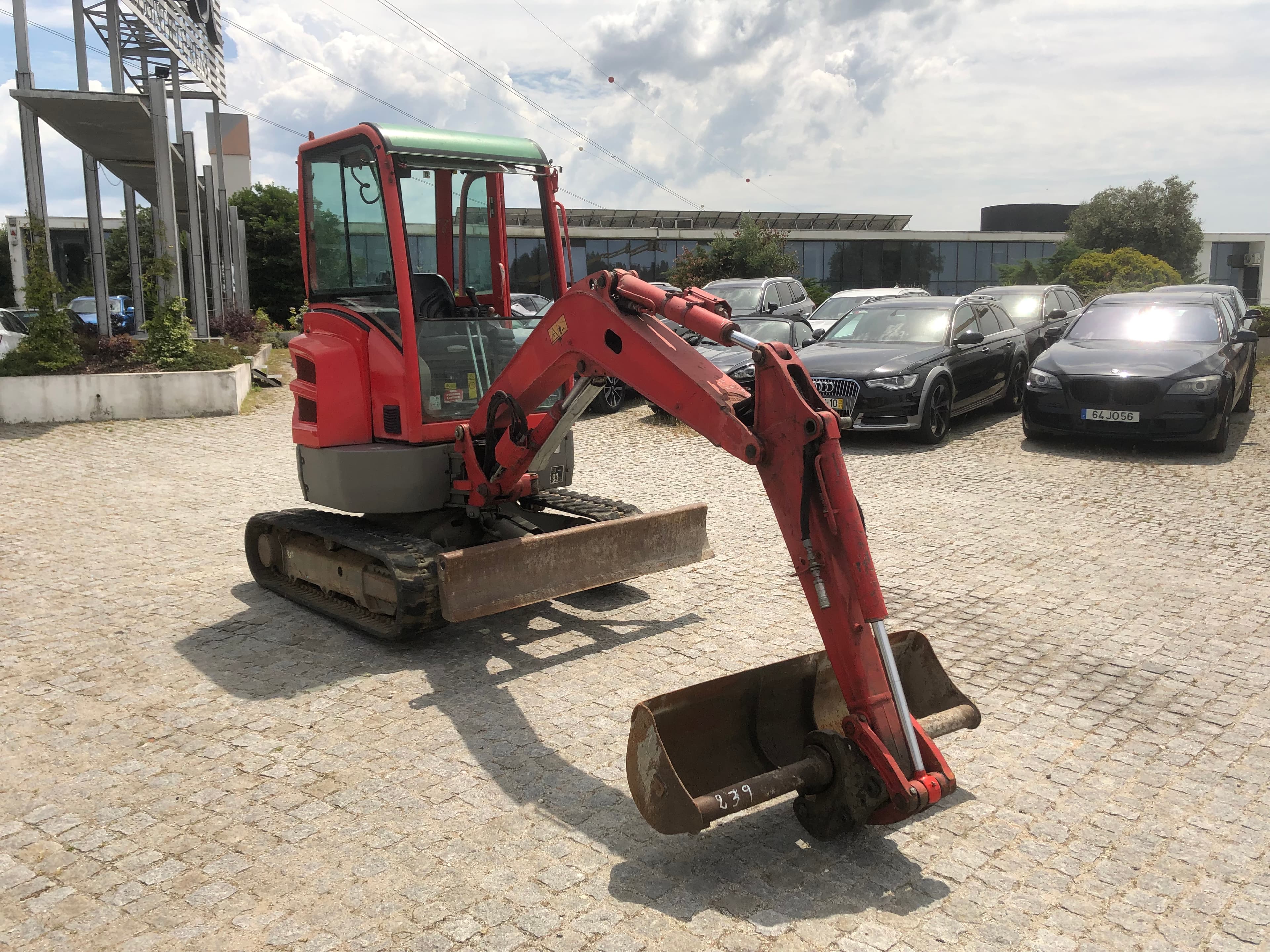 Mini Giratória Volvo ECR 25D · Ano 2014 — imagem 1