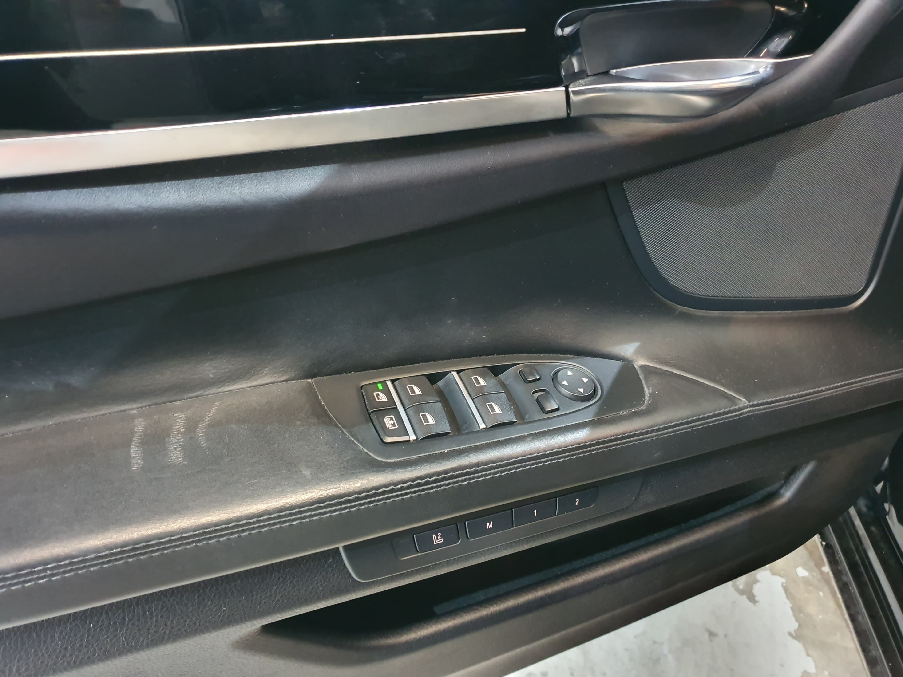 BMW 740D · Ano 2010 — imagem 18