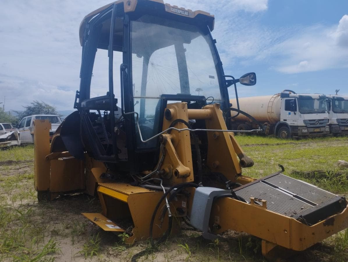 Backhoe Loader — image 3