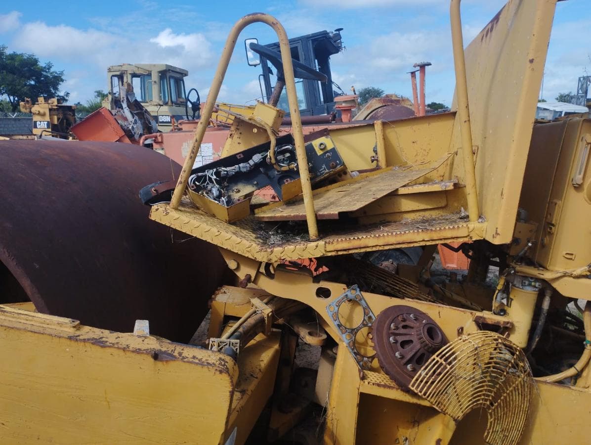 Drum Roller 15t, Caterpillar — imagem 3