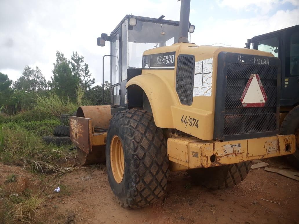 Drum Roller 15t, Caterpillar — imagen 1