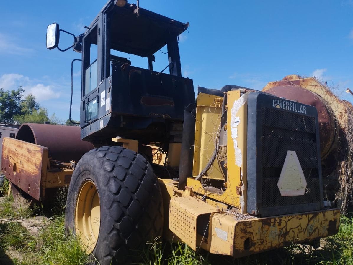 Drum Roller 15t, Caterpillar — imagem 1