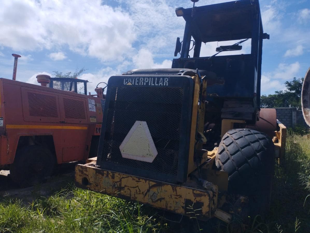 Drum Roller 15t, Caterpillar — imagem 4
