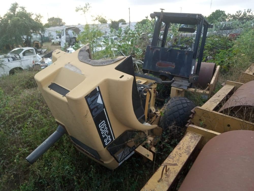Drum Roller 15t, Caterpillar — imagem 2