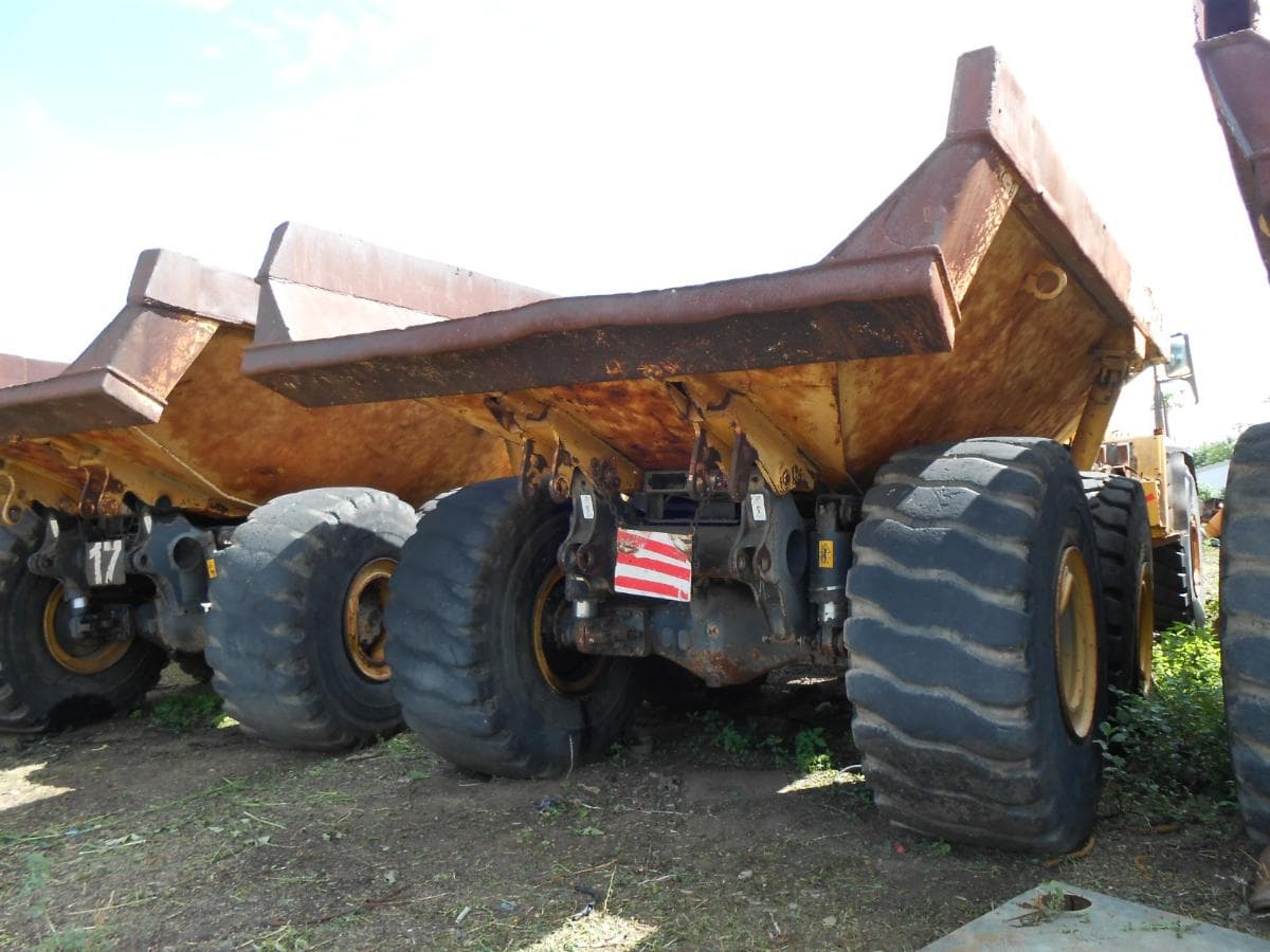 Dump Truck 40t - Komatsu — image 2